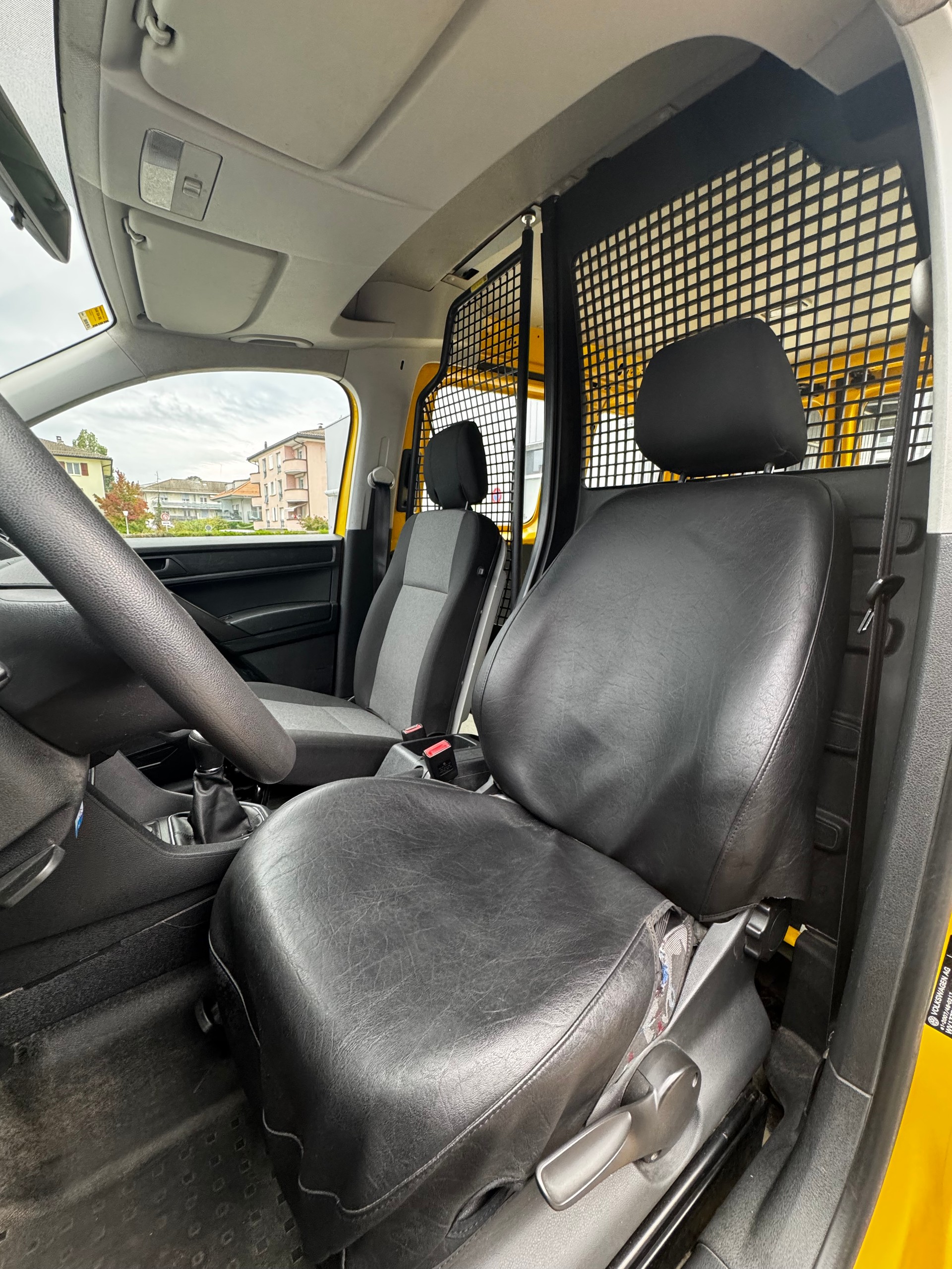 VW Caddy 2.0TDI 4Motion BlueMotion Technology-image-9