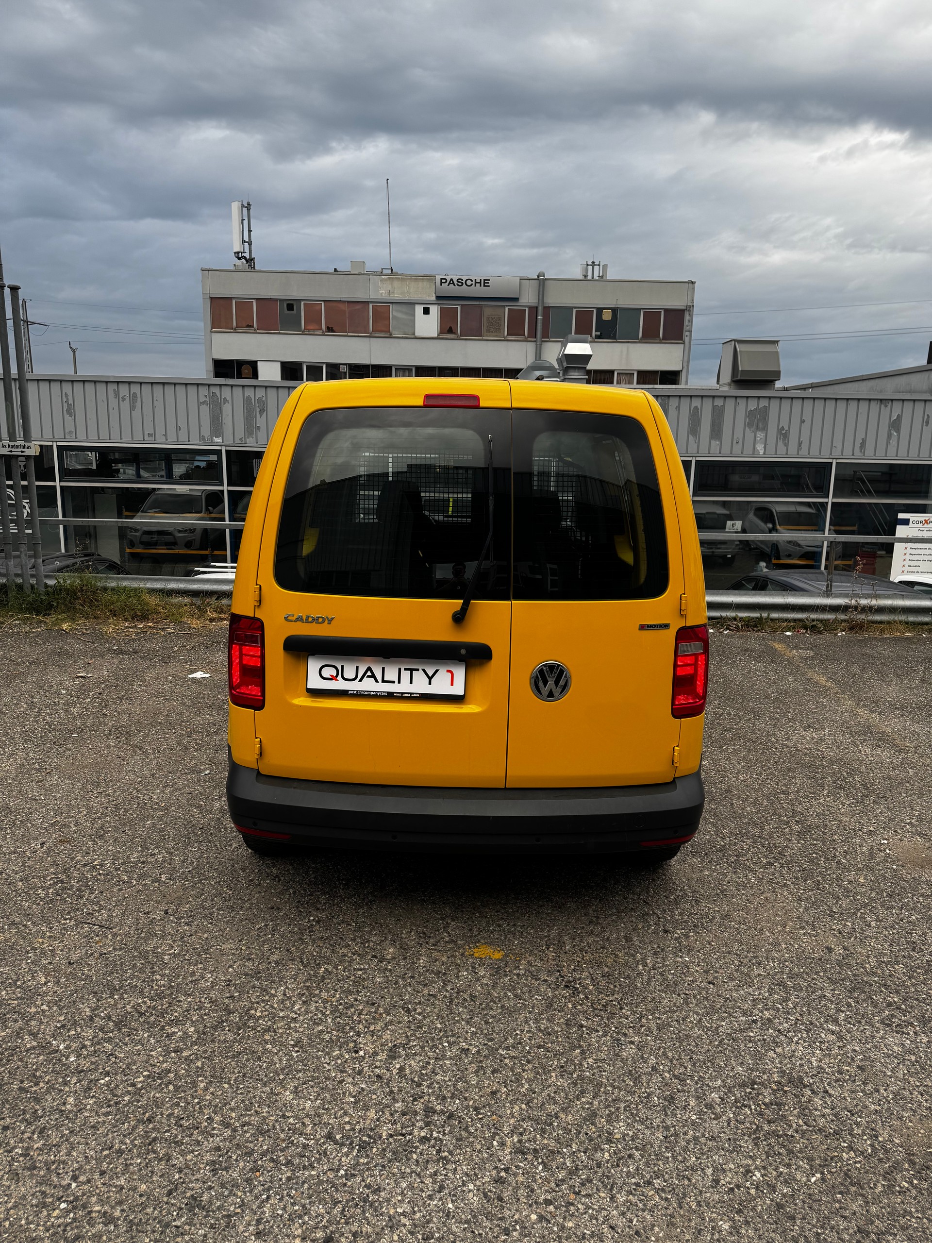 VW Caddy 2.0TDI 4Motion BlueMotion Technology-image-4