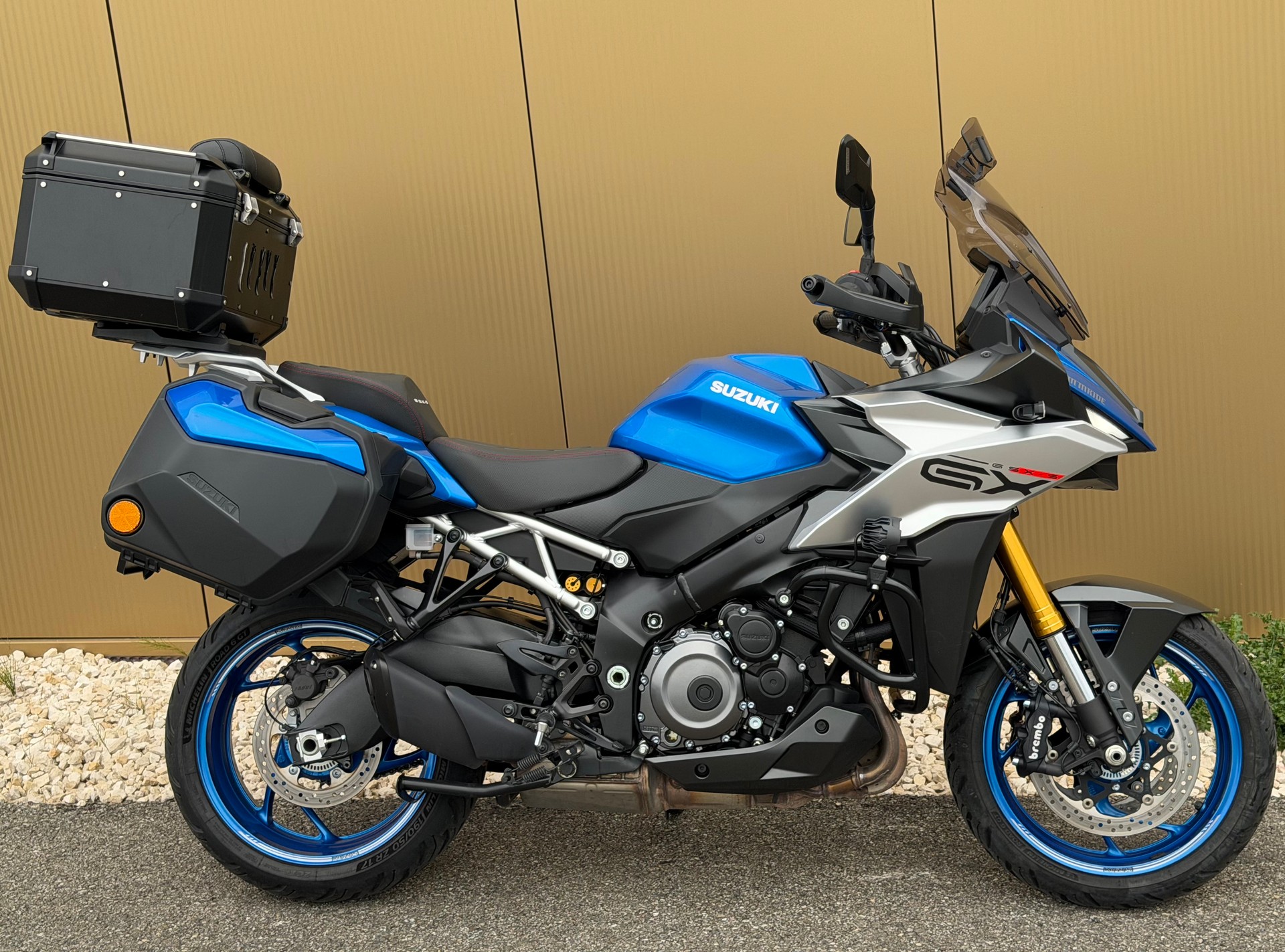 SUZUKI GSX-S 1000 GX Travel-showroom-element-3