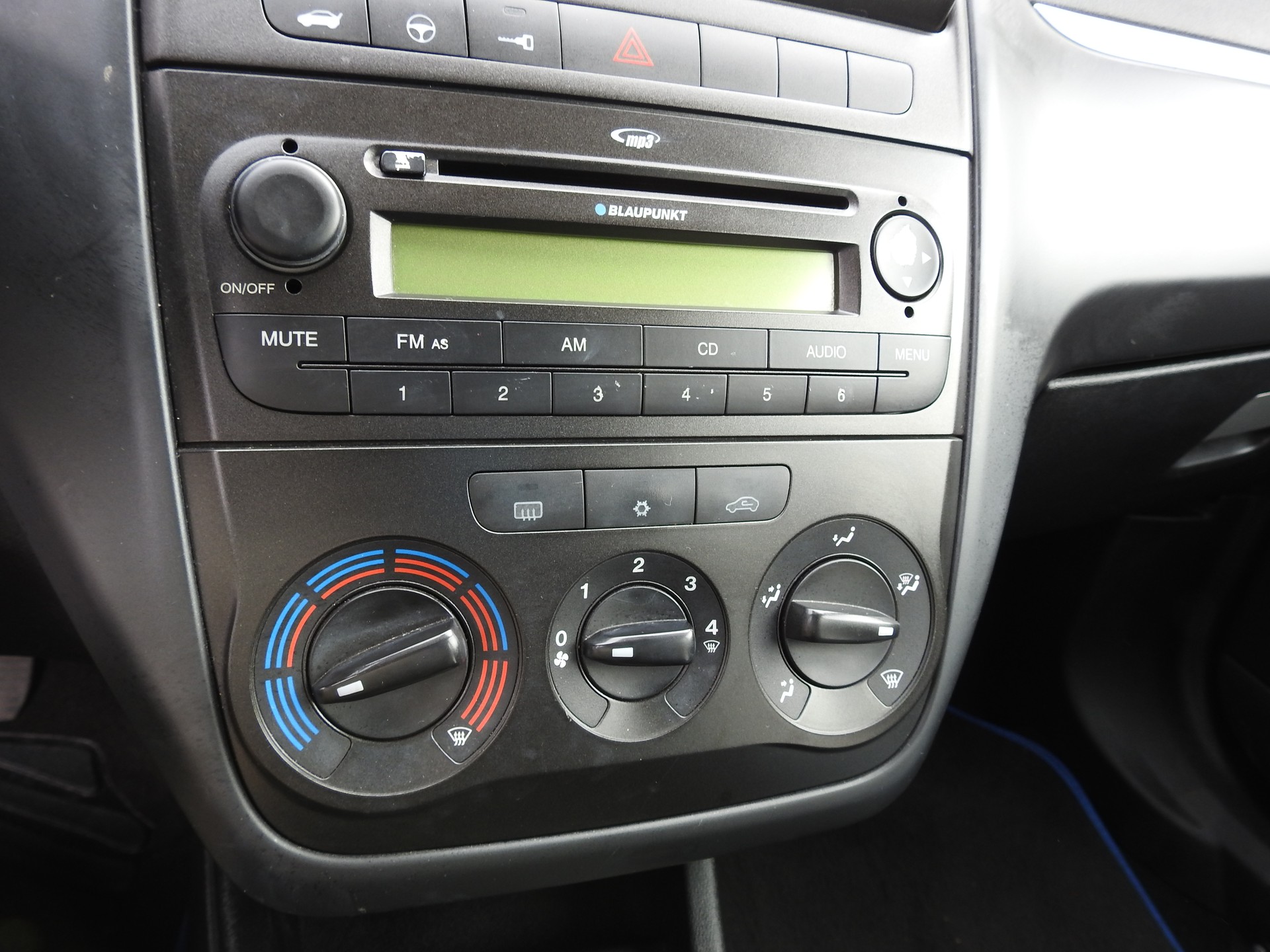 FIAT Punto 1.4 Emotion-image-20