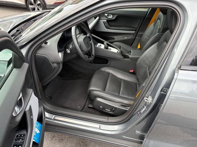 POLESTAR 2 Long Range Dual Motor Performance-image-4