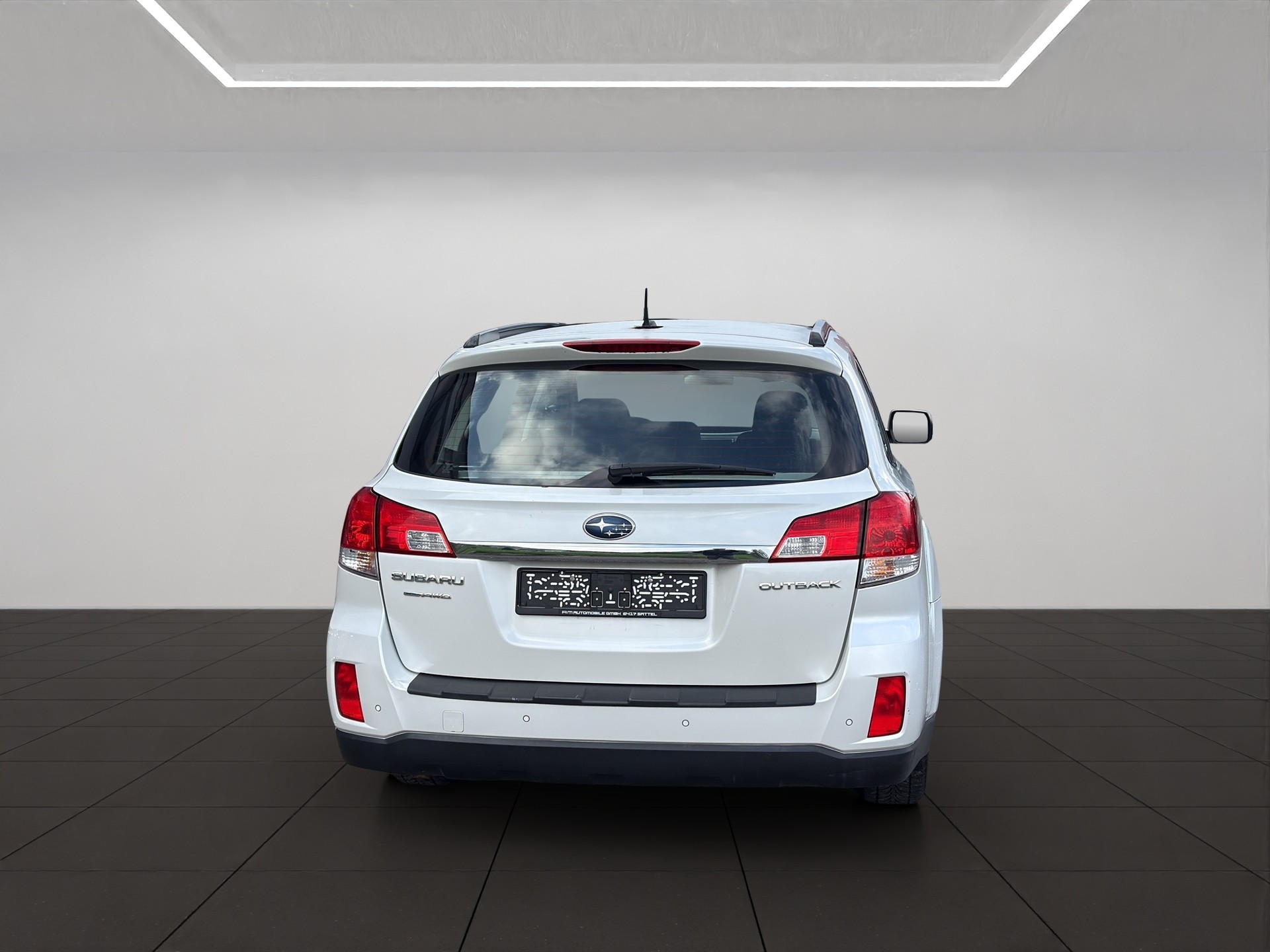 SUBARU Outback 2.5i Swiss AWD Lineartronic-image-3