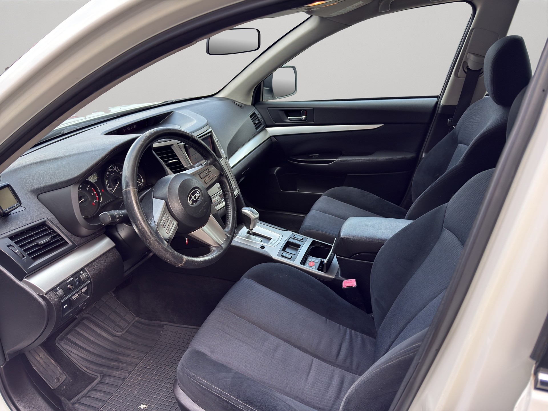 SUBARU Outback 2.5i Swiss AWD Lineartronic-image-6