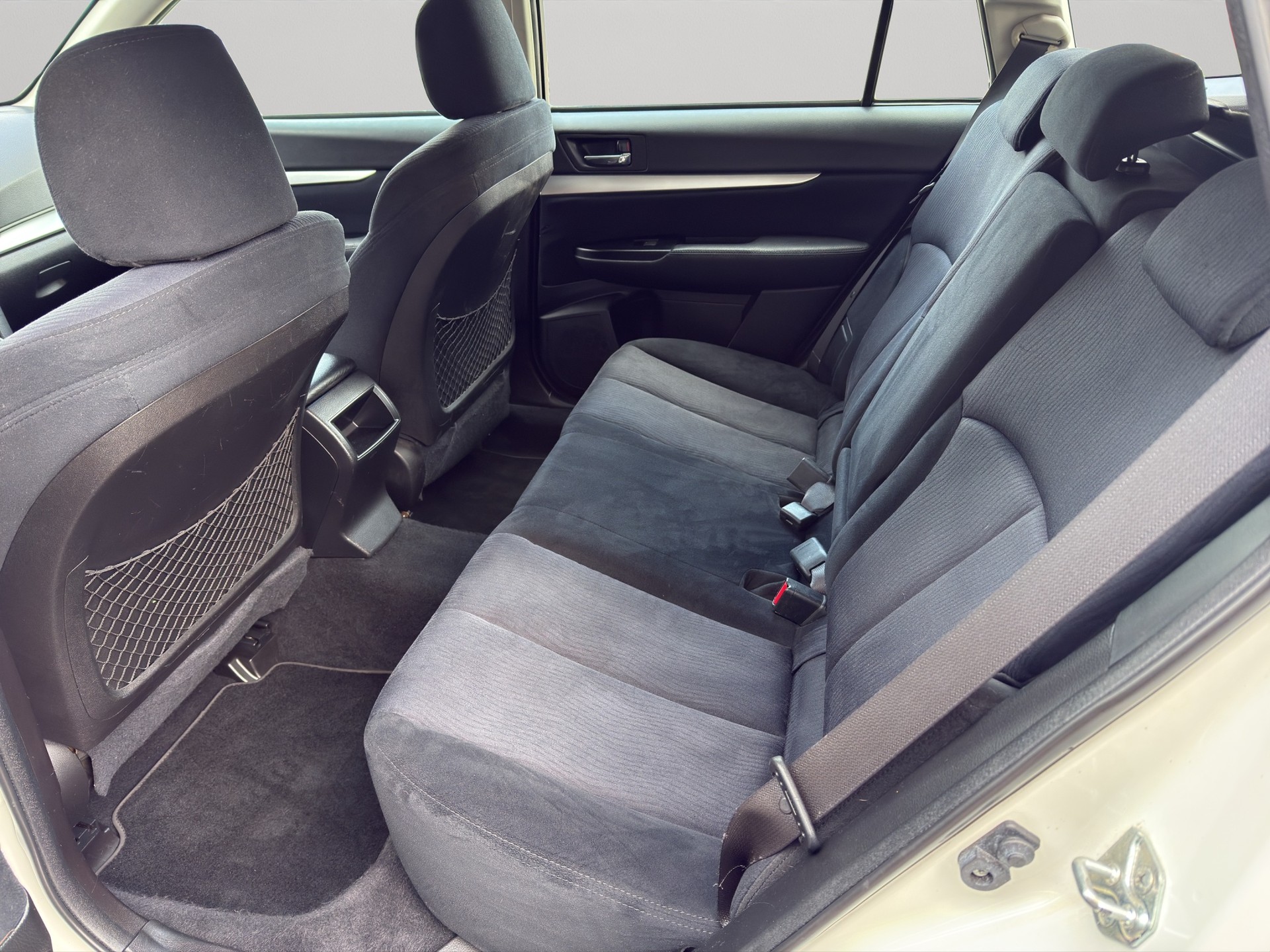 SUBARU Outback 2.5i Swiss AWD Lineartronic-image-8
