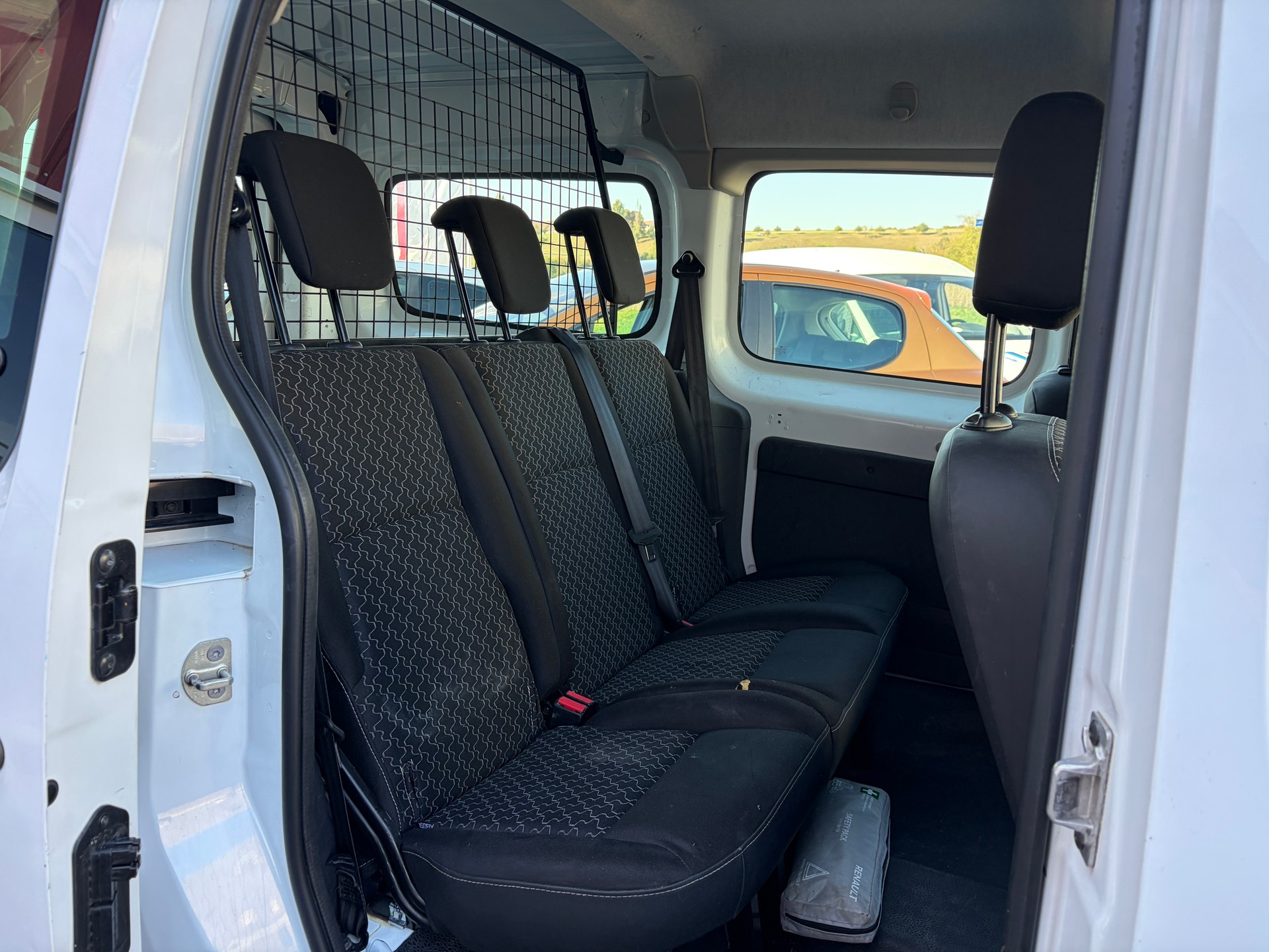 RENAULT Kangoo Z.E. Access-image-17