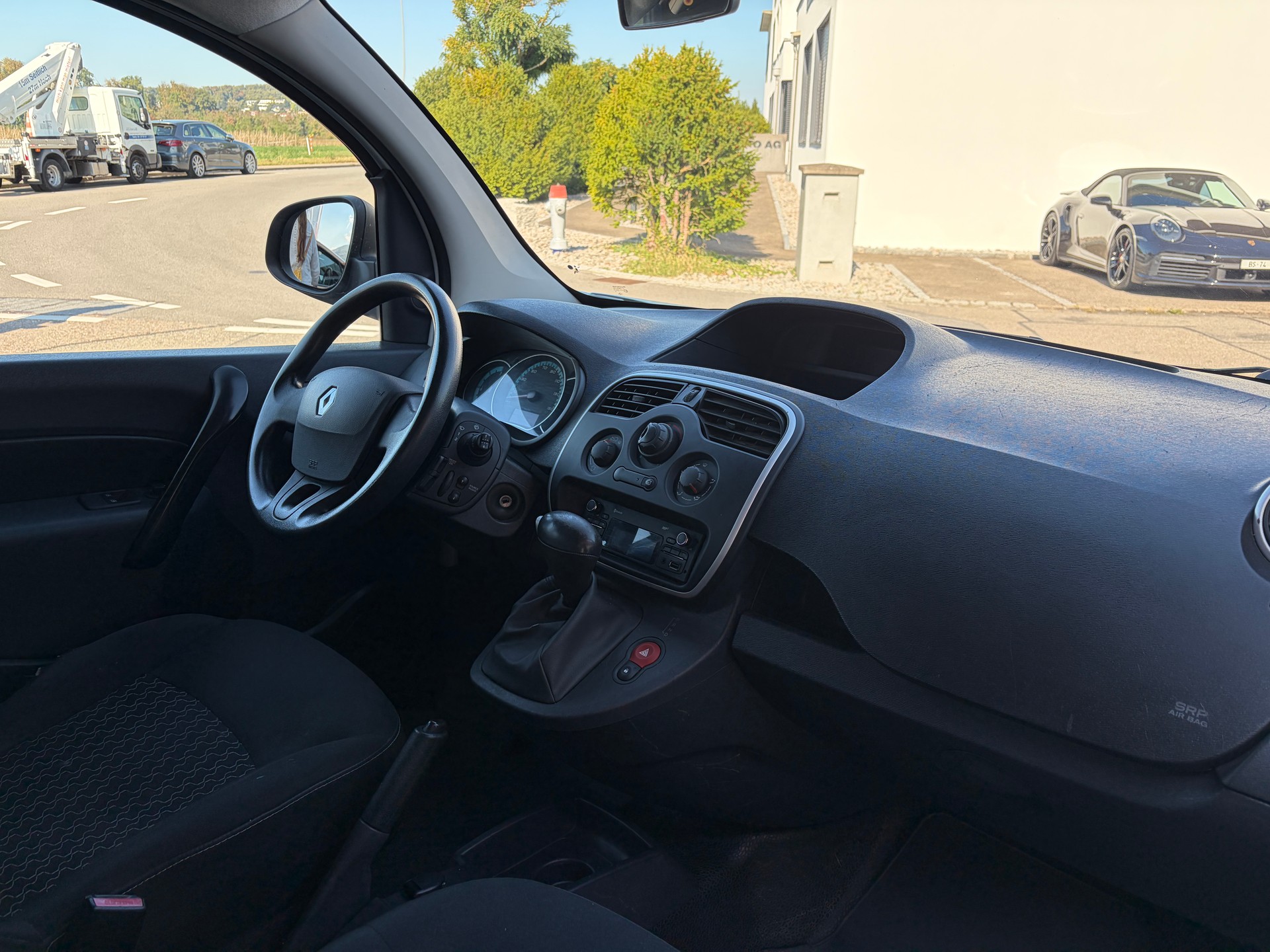 RENAULT Kangoo Z.E. Access-image-21