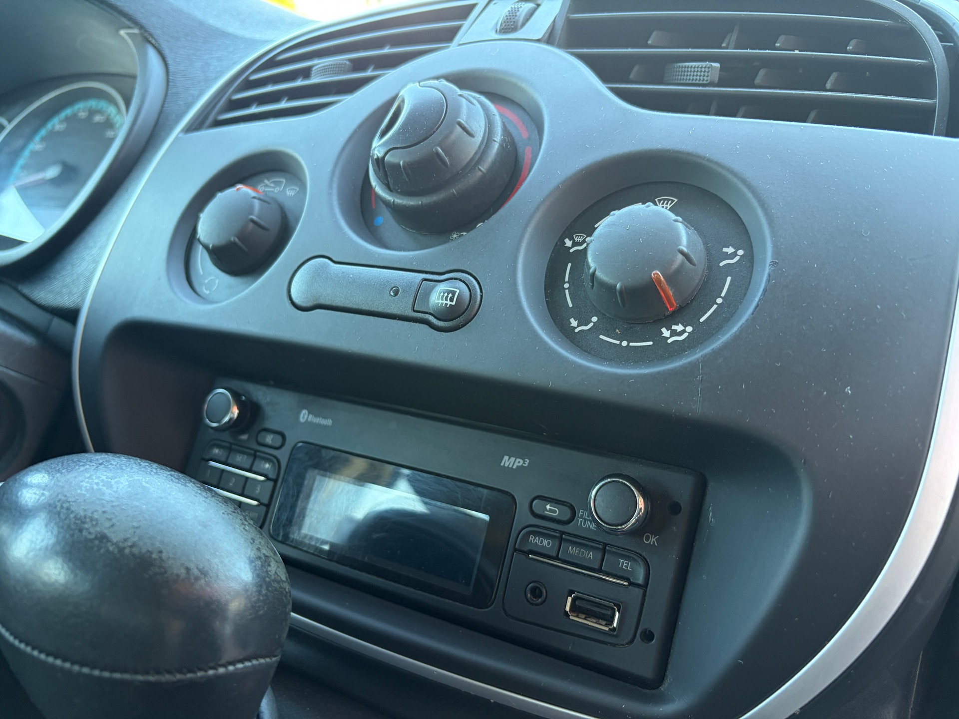 RENAULT Kangoo Z.E. Access-image-22