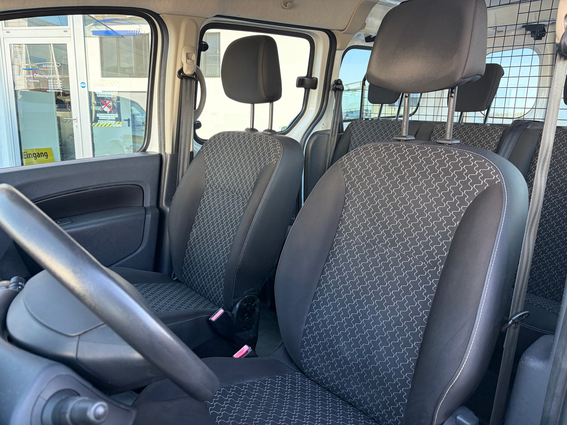 RENAULT Kangoo Z.E. Access-image-10