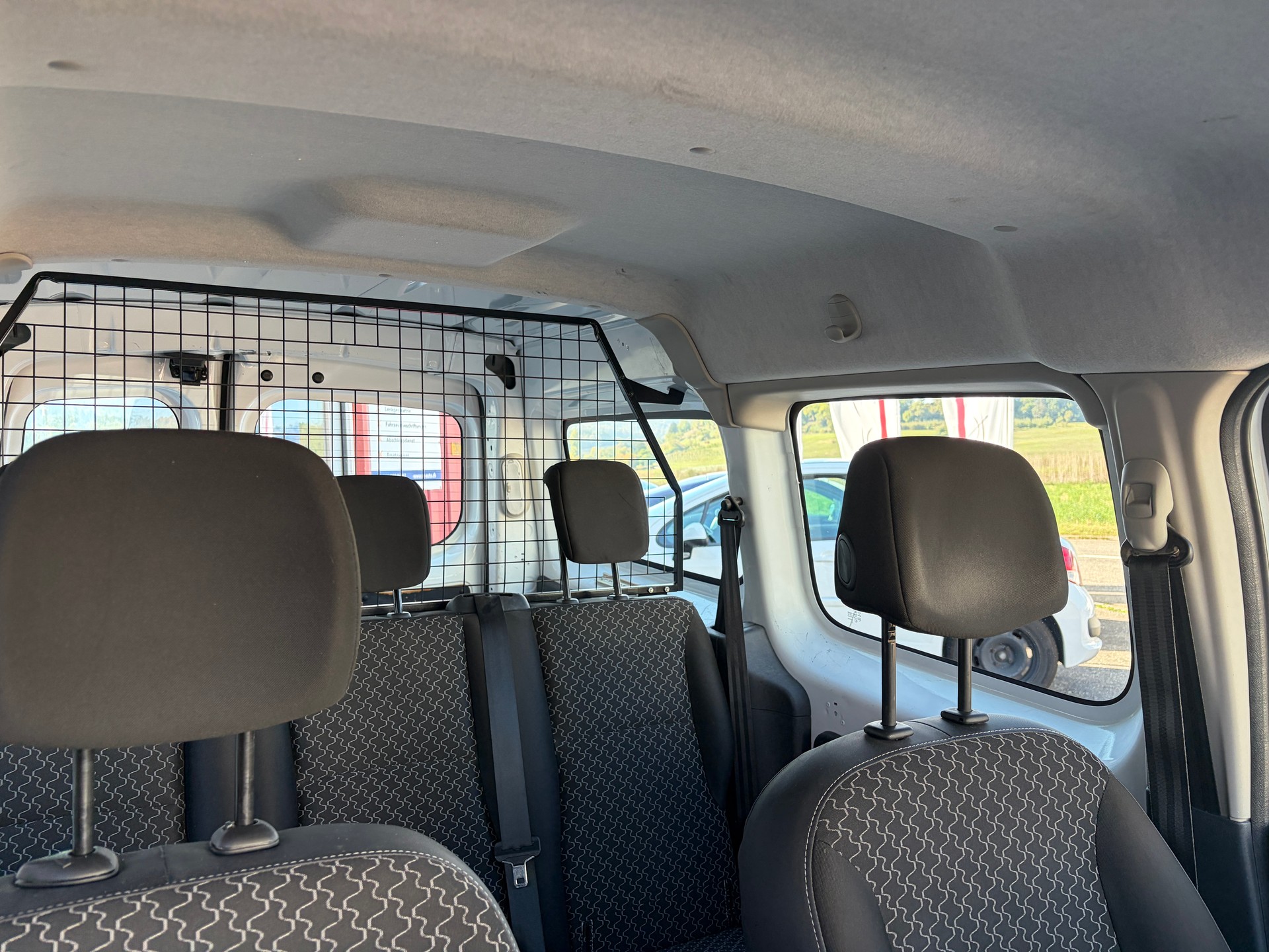 RENAULT Kangoo Z.E. Access-image-23
