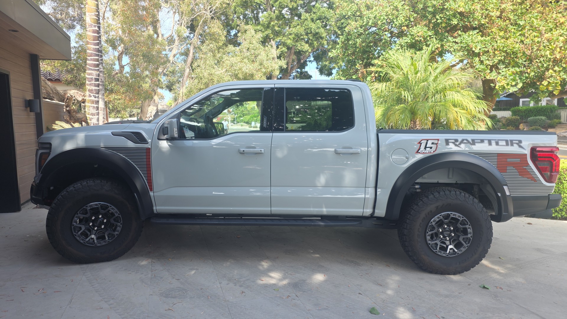 FORD F150 V8 Raptor R 720cv (2nd generation with New interior)-image-0