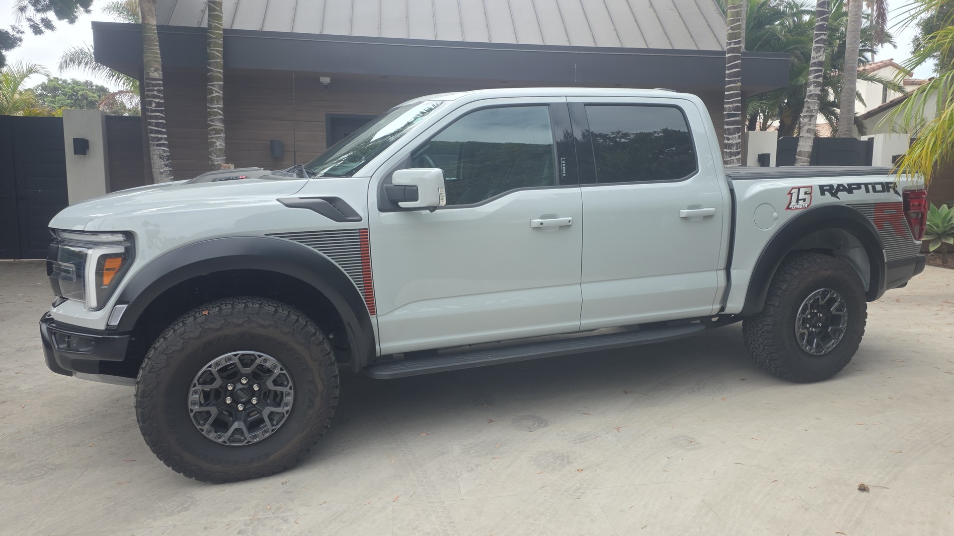FORD F150 V8 Raptor R 720cv (2nd generation with New interior)-image-1