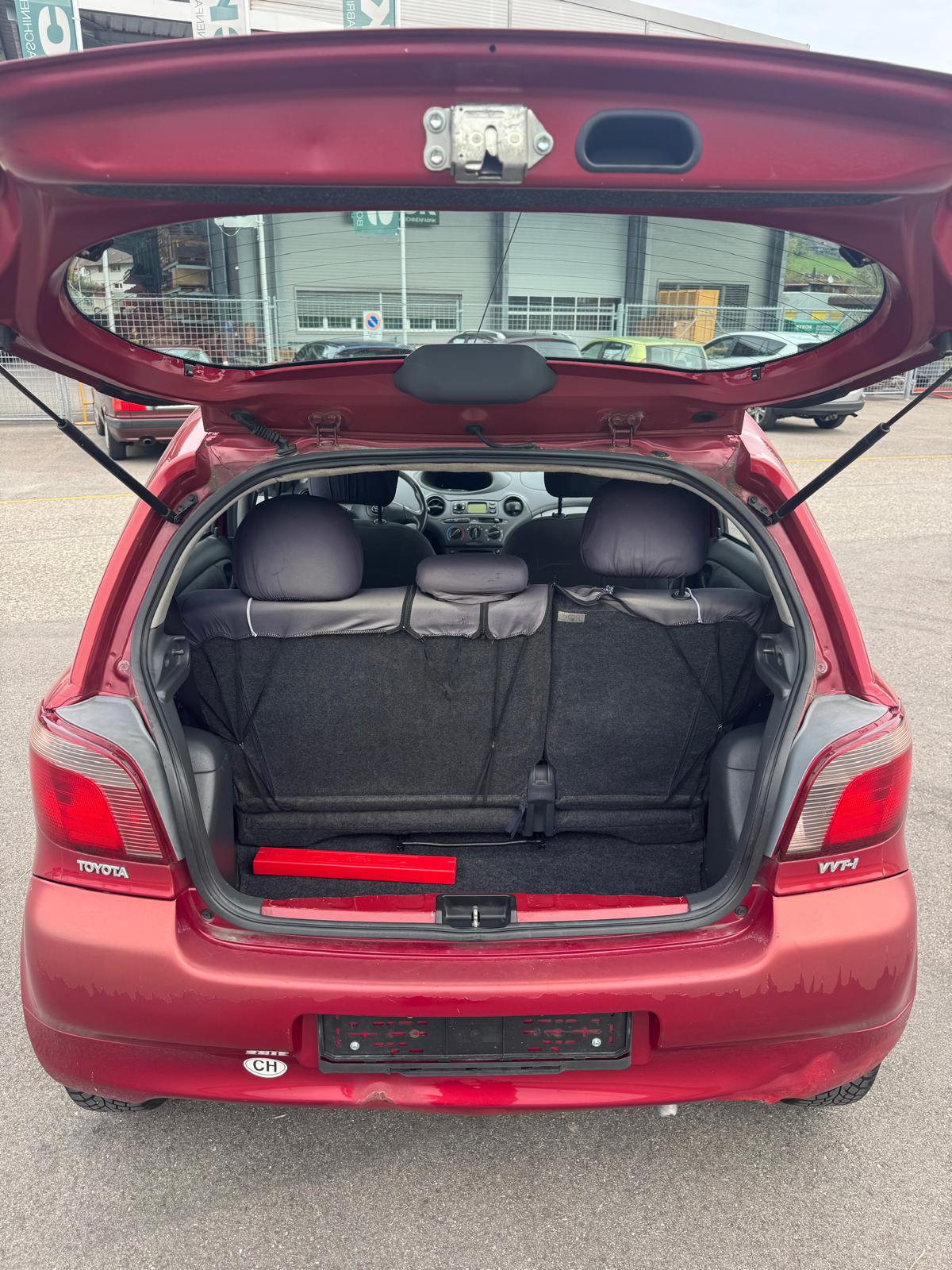 TOYOTA Yaris 1.3 Linea Luna-image-10