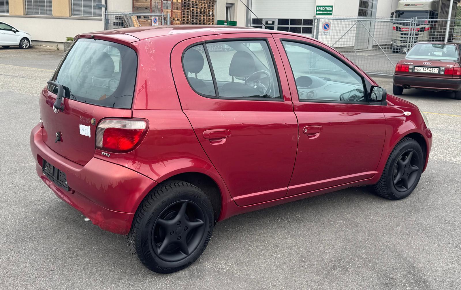 TOYOTA Yaris 1.3 Linea Luna-image-3