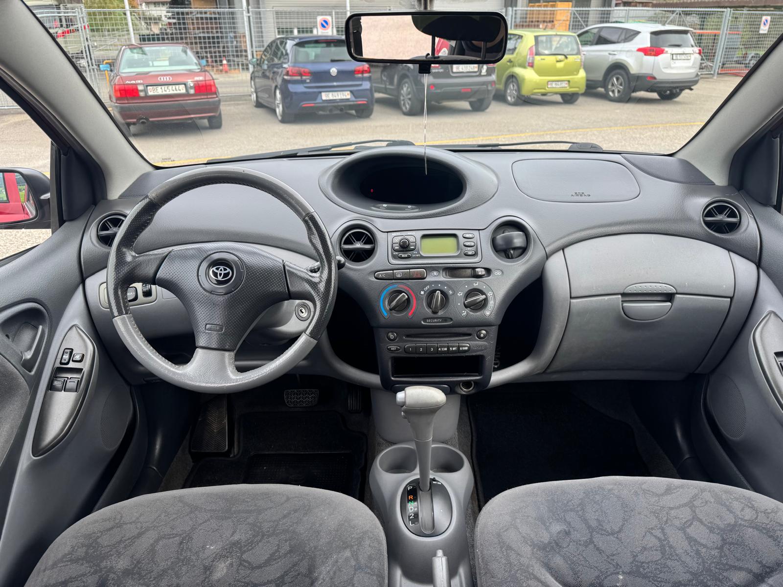 TOYOTA Yaris 1.3 Linea Luna-image-7