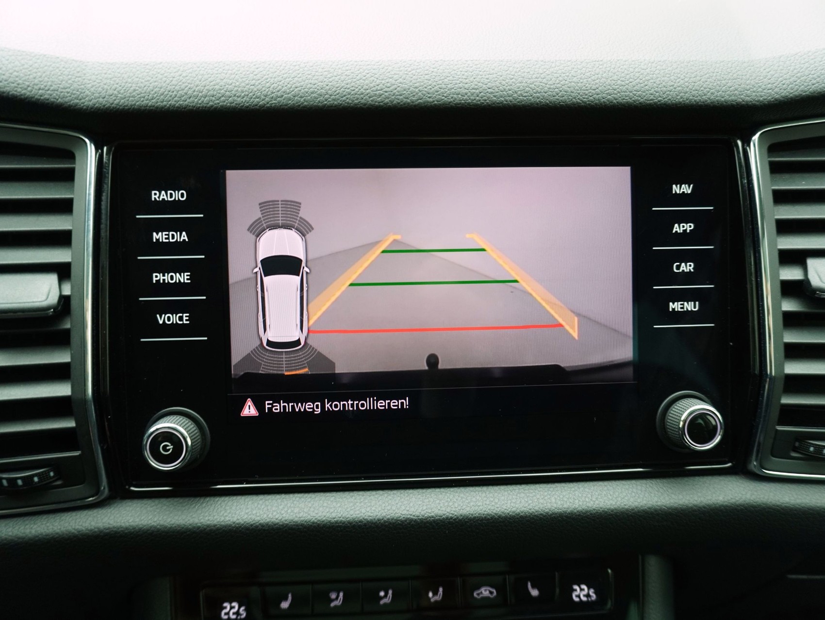 SKODA Kodiaq 2.0 TSI DSG Style 4WD-image-20