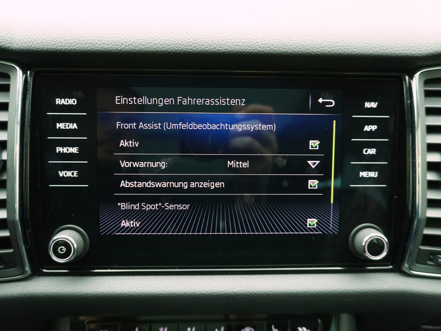 SKODA Kodiaq 2.0 TSI DSG Style 4WD-image-23