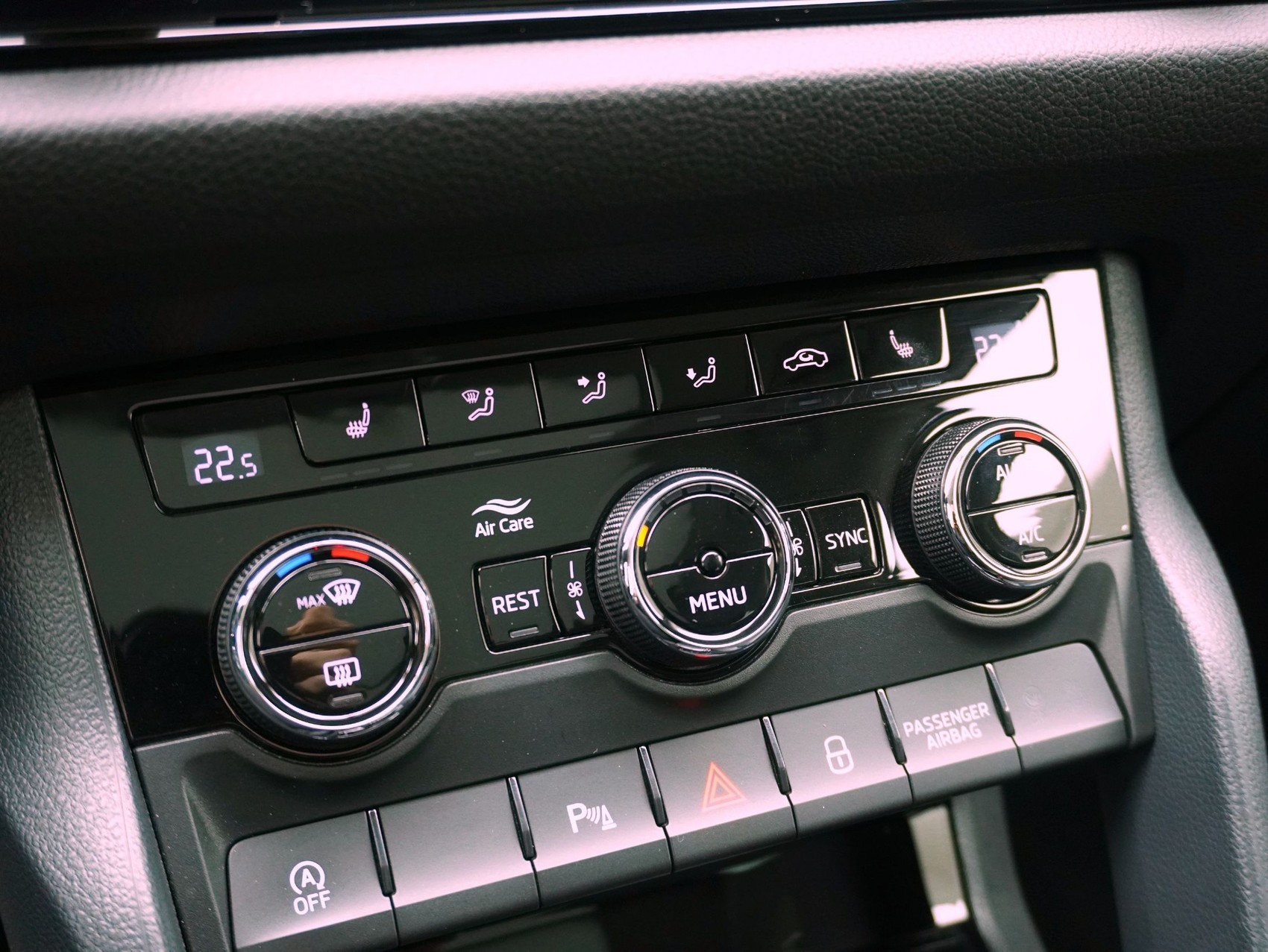 SKODA Kodiaq 2.0 TSI DSG Style 4WD-image-17