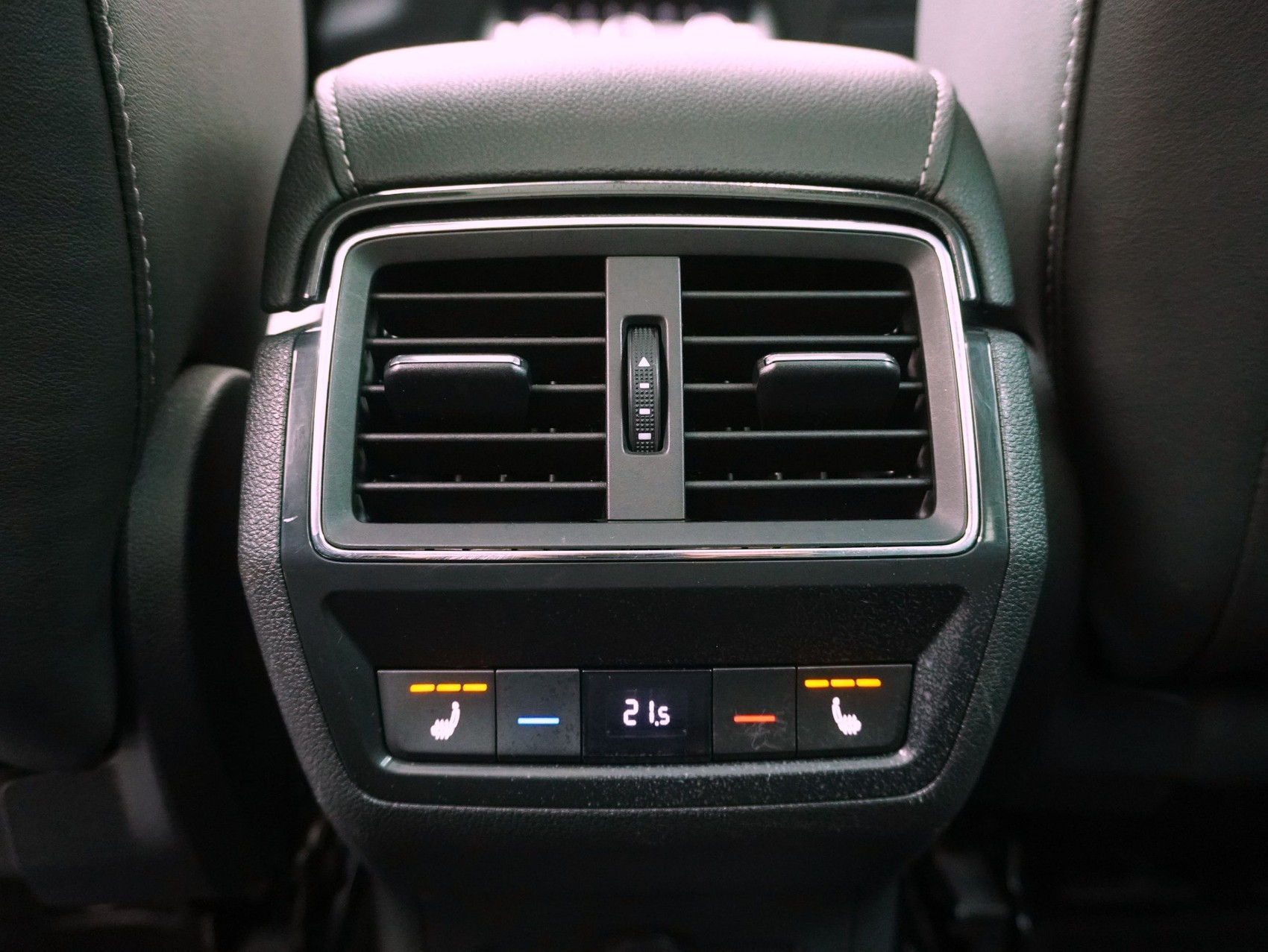 SKODA Kodiaq 2.0 TSI DSG Style 4WD-image-13
