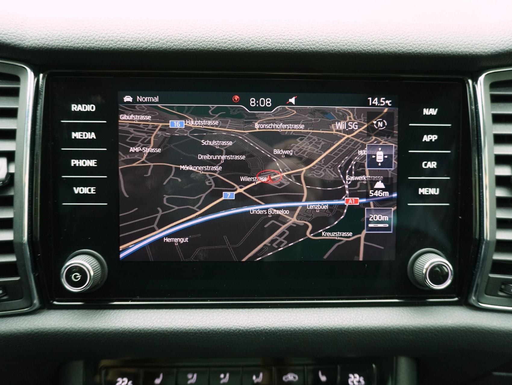 SKODA Kodiaq 2.0 TSI DSG Style 4WD-image-24
