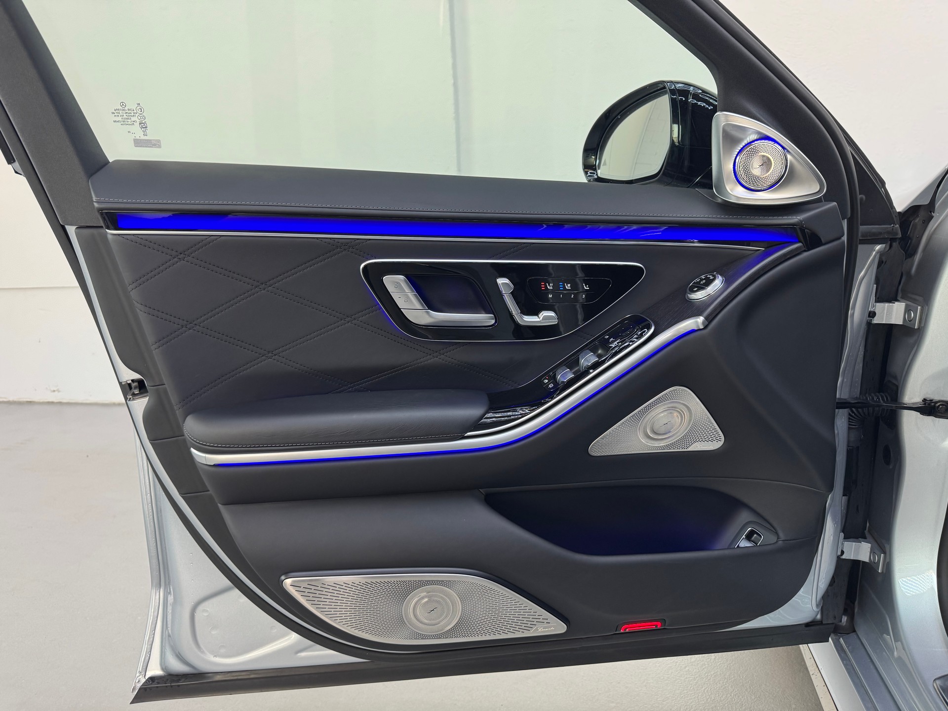 MERCEDES-BENZ S 63 AMG E Performance 4Matic-image-25