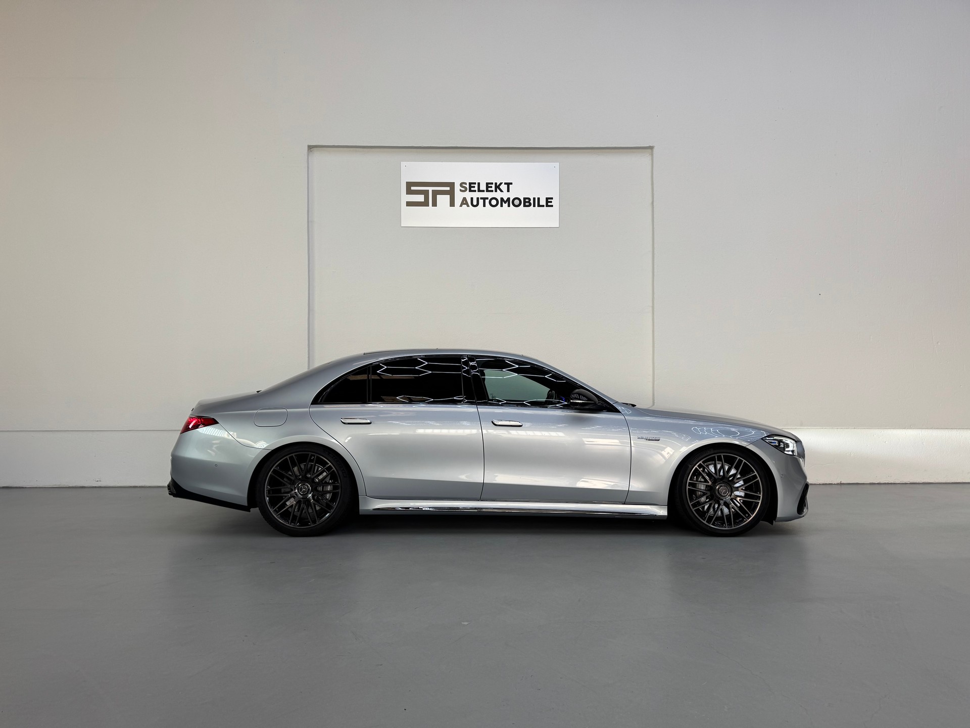 MERCEDES-BENZ S 63 AMG E Performance 4Matic-image-6