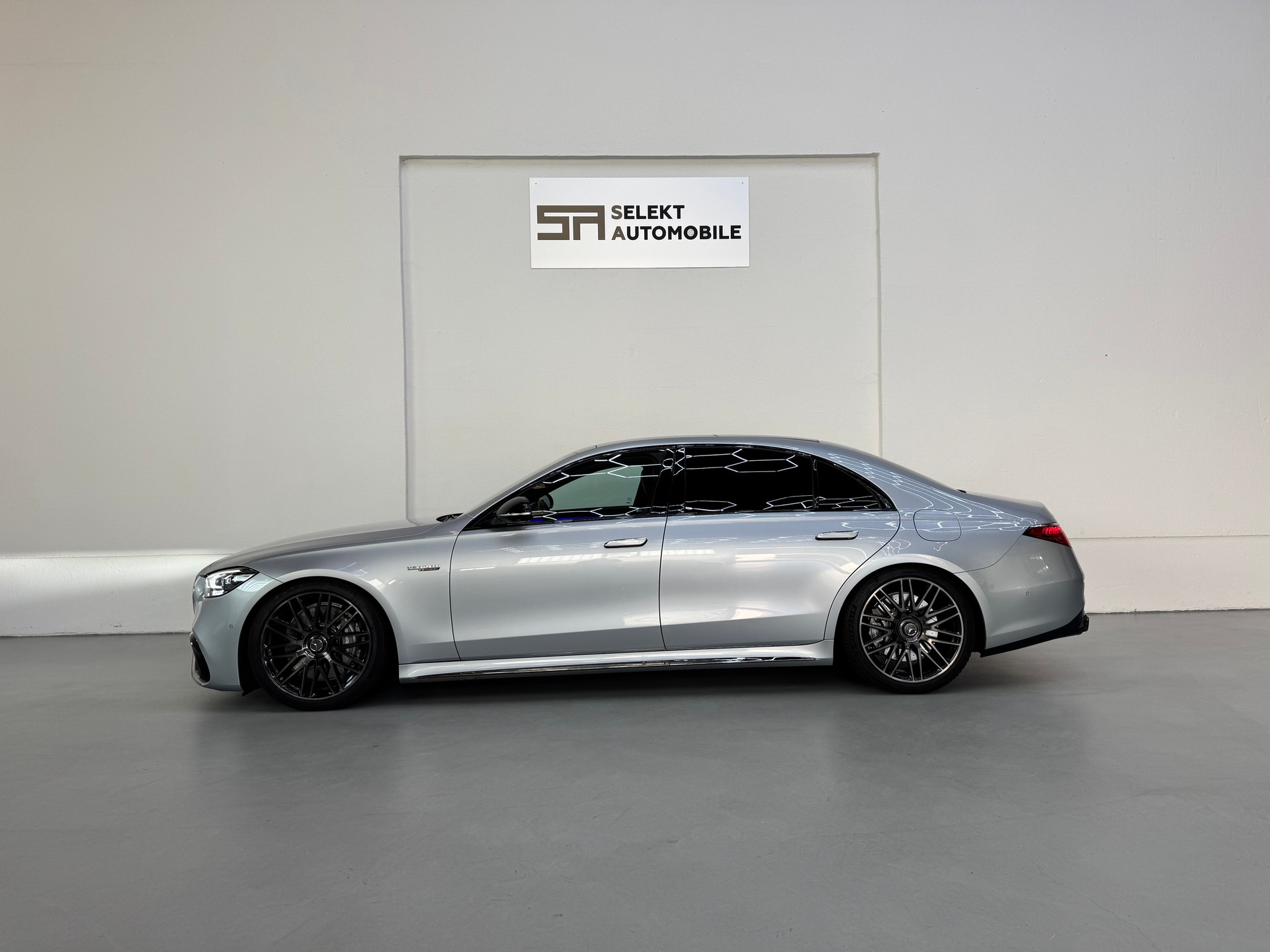 MERCEDES-BENZ S 63 AMG E Performance 4Matic-image-3