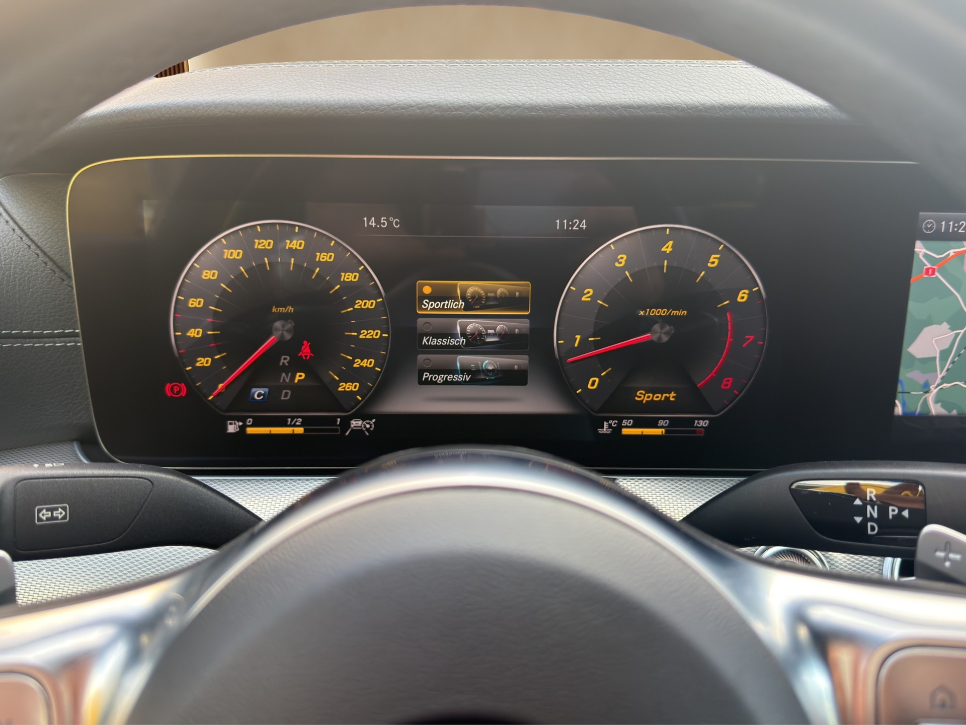 MERCEDES-BENZ E 450 AMG Line 4Matic 9G-Tronic-image-18