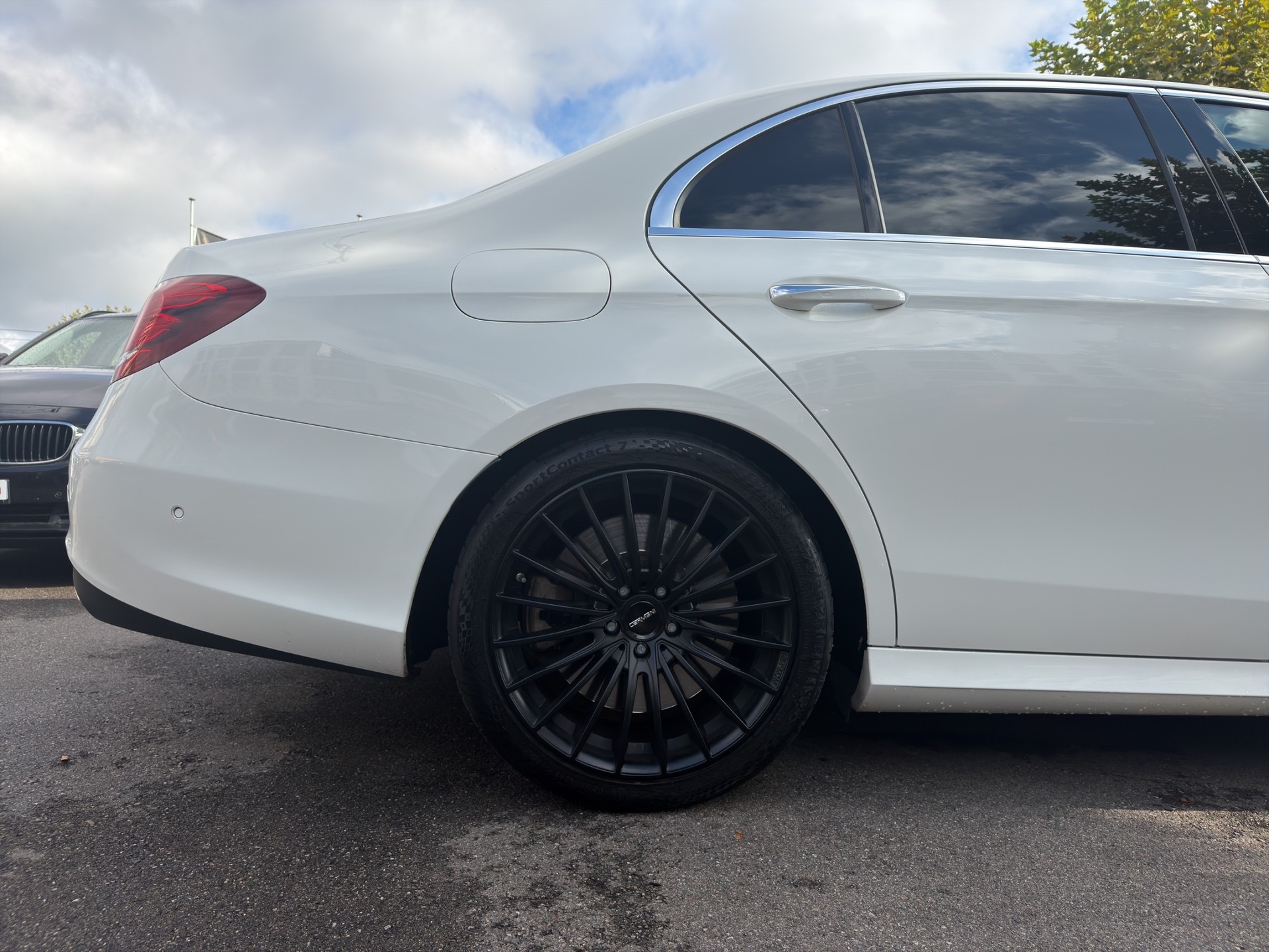 MERCEDES-BENZ E 450 AMG Line 4Matic 9G-Tronic-image-23