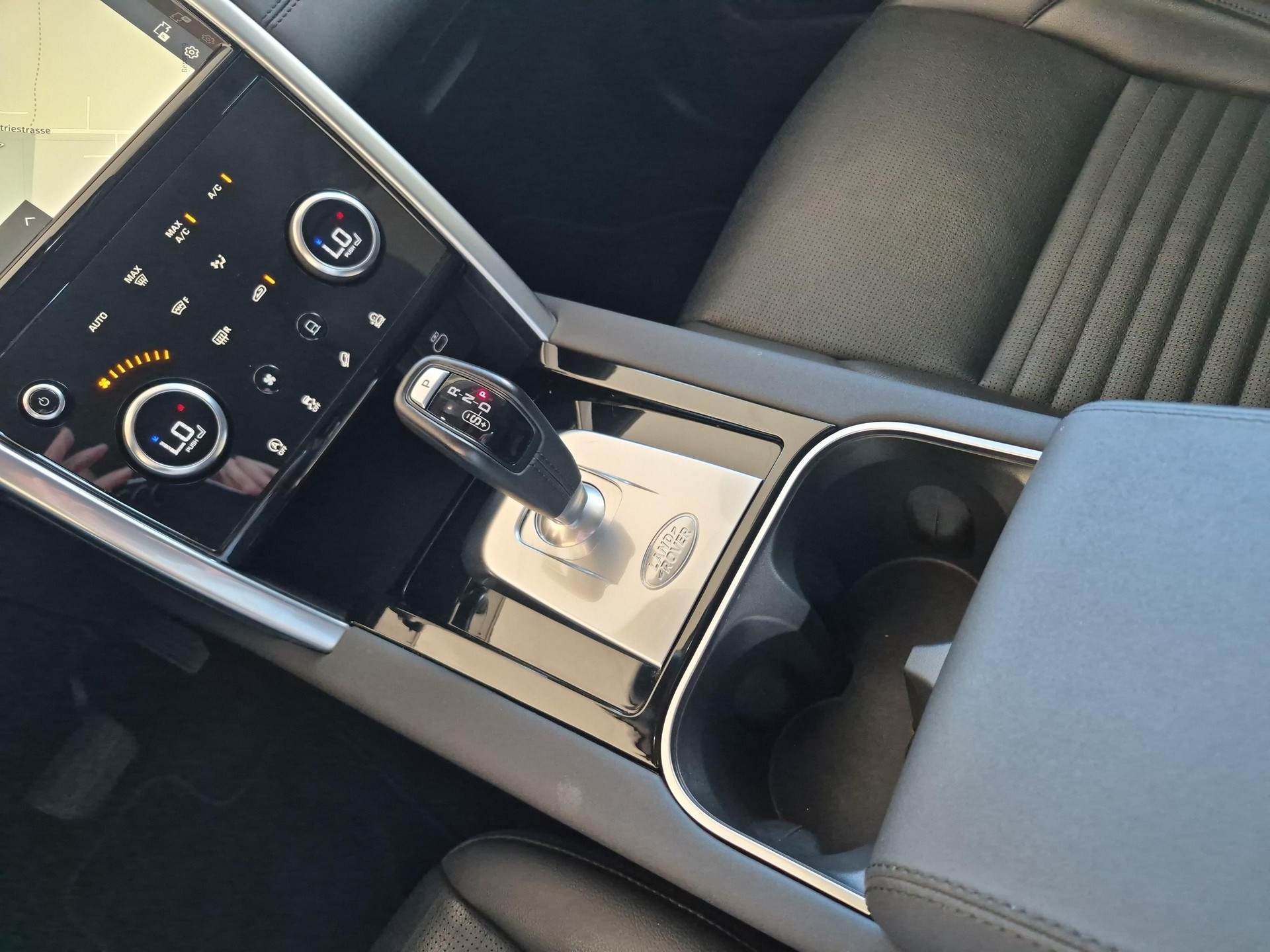 LAND ROVER Discovery Sport 2.0 SD4 200 SE-image-15