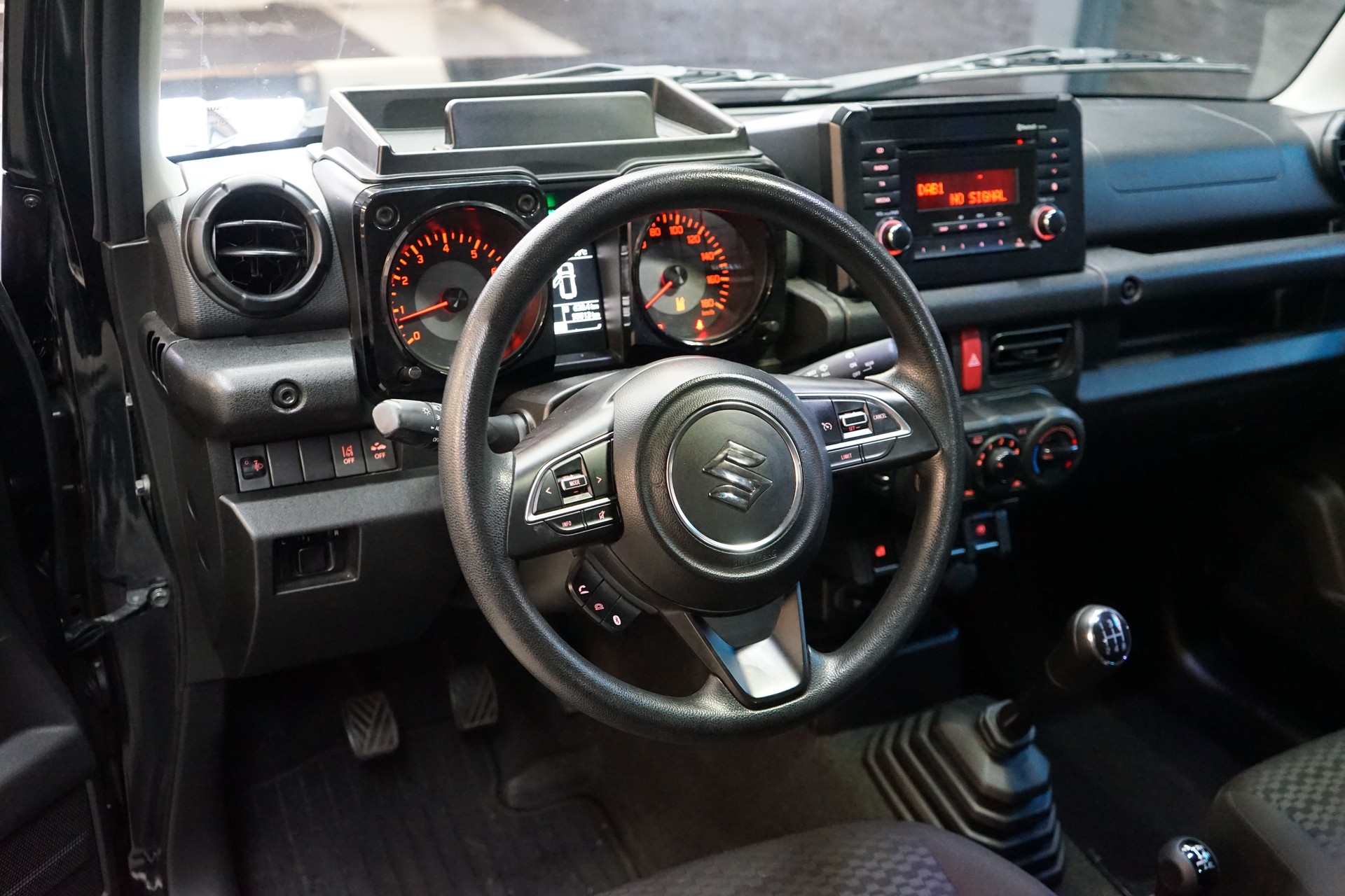 SUZUKI Jimny 1.5 Compact+ 4x4-image-5