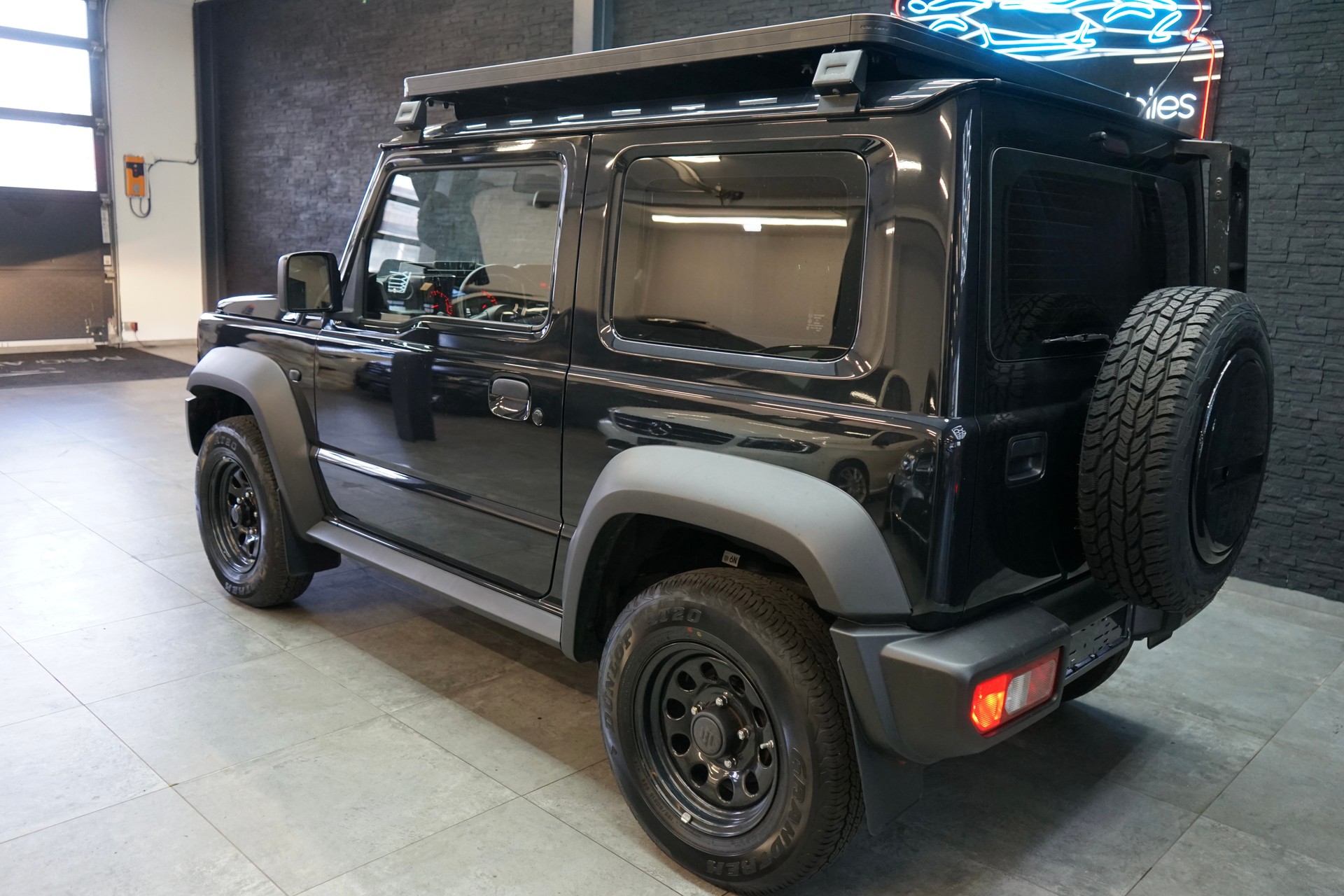 SUZUKI Jimny 1.5 Compact+ 4x4-image-2