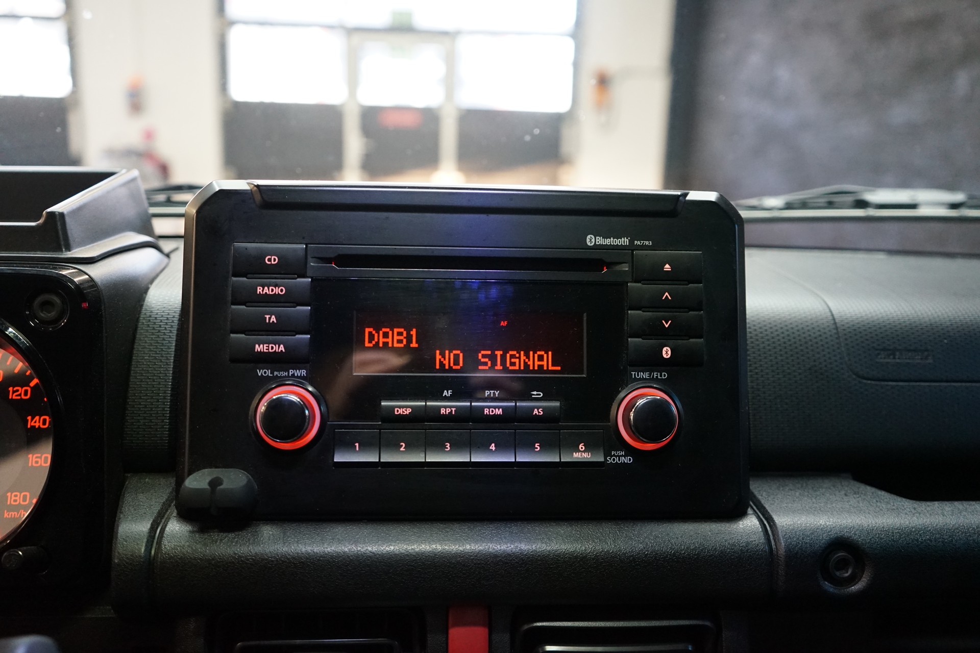 SUZUKI Jimny 1.5 Compact+ 4x4-image-11