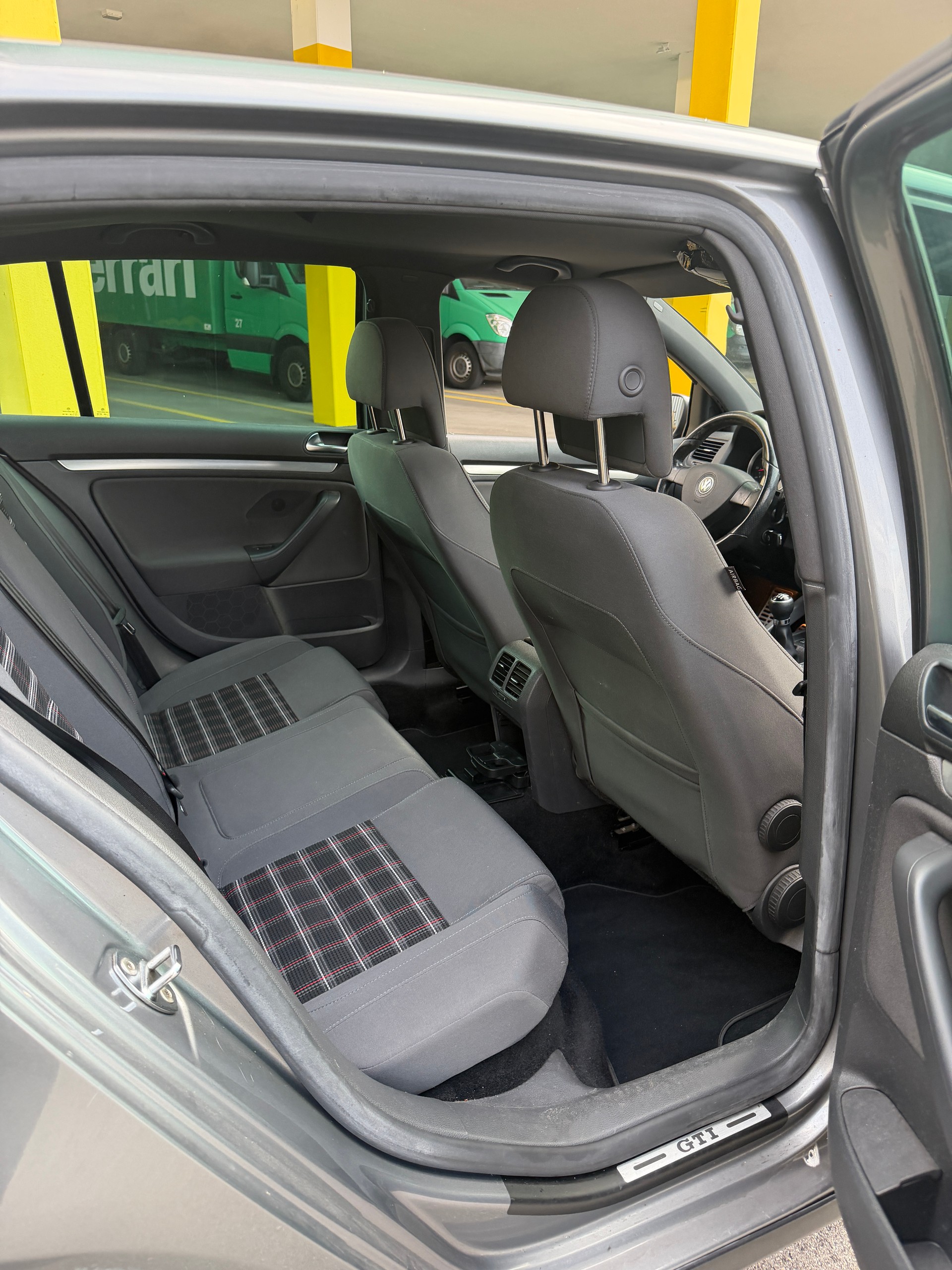 VW Golf 2.0 TFSI GTI-image-14