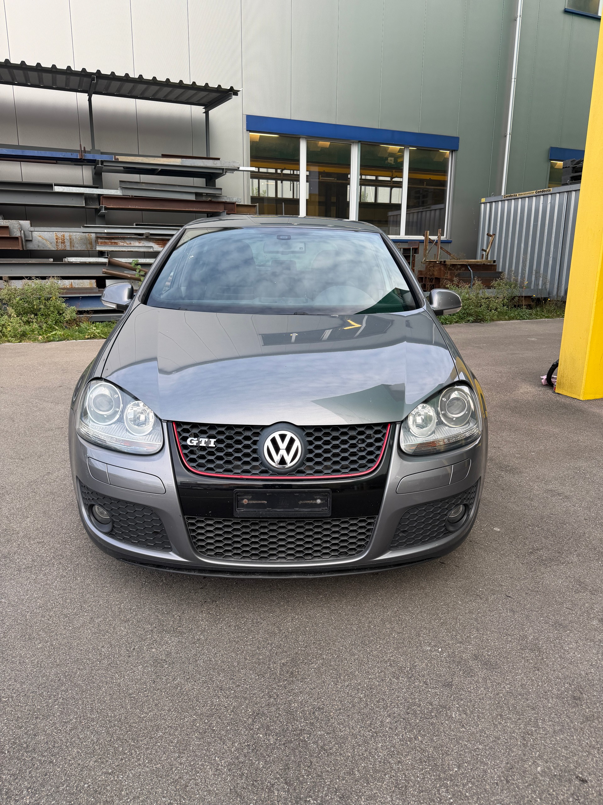 VW Golf 2.0 TFSI GTI-image-1