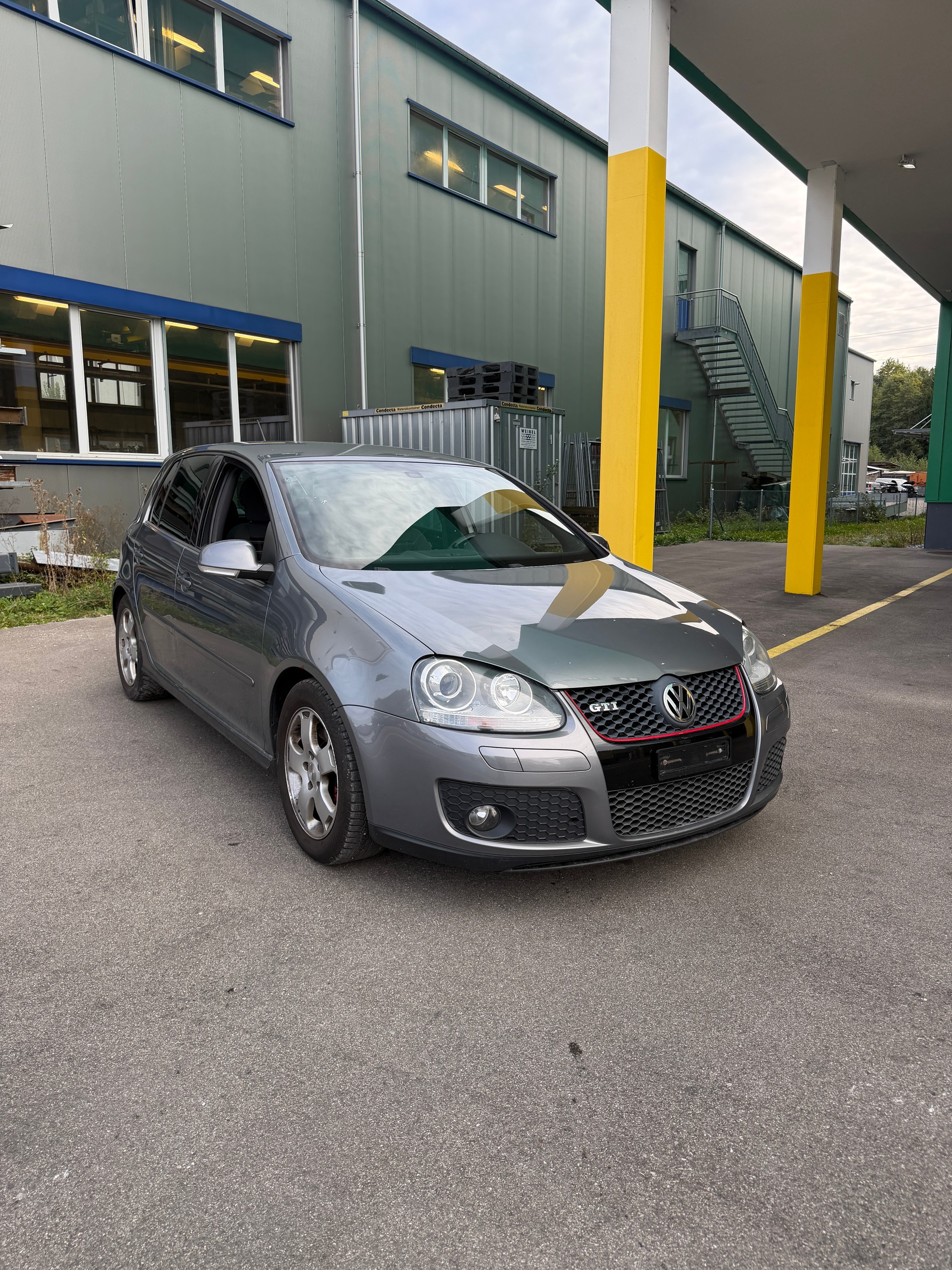 VW Golf 2.0 TFSI GTI-image-0