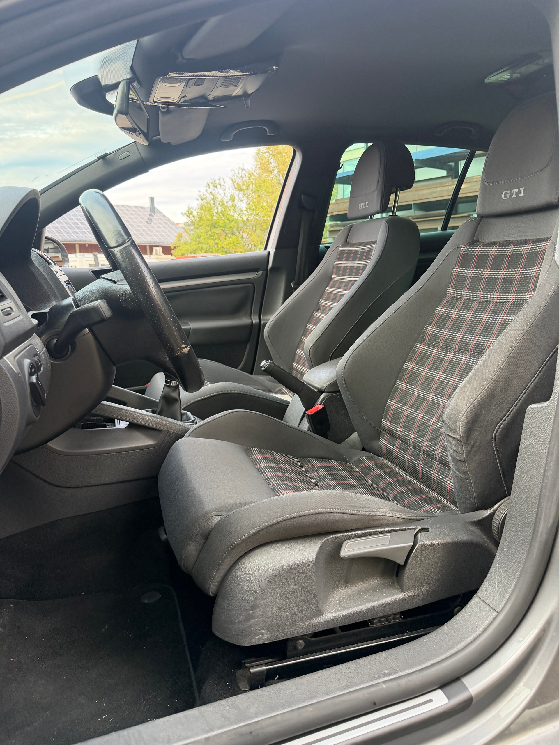 VW Golf 2.0 TFSI GTI-image-8