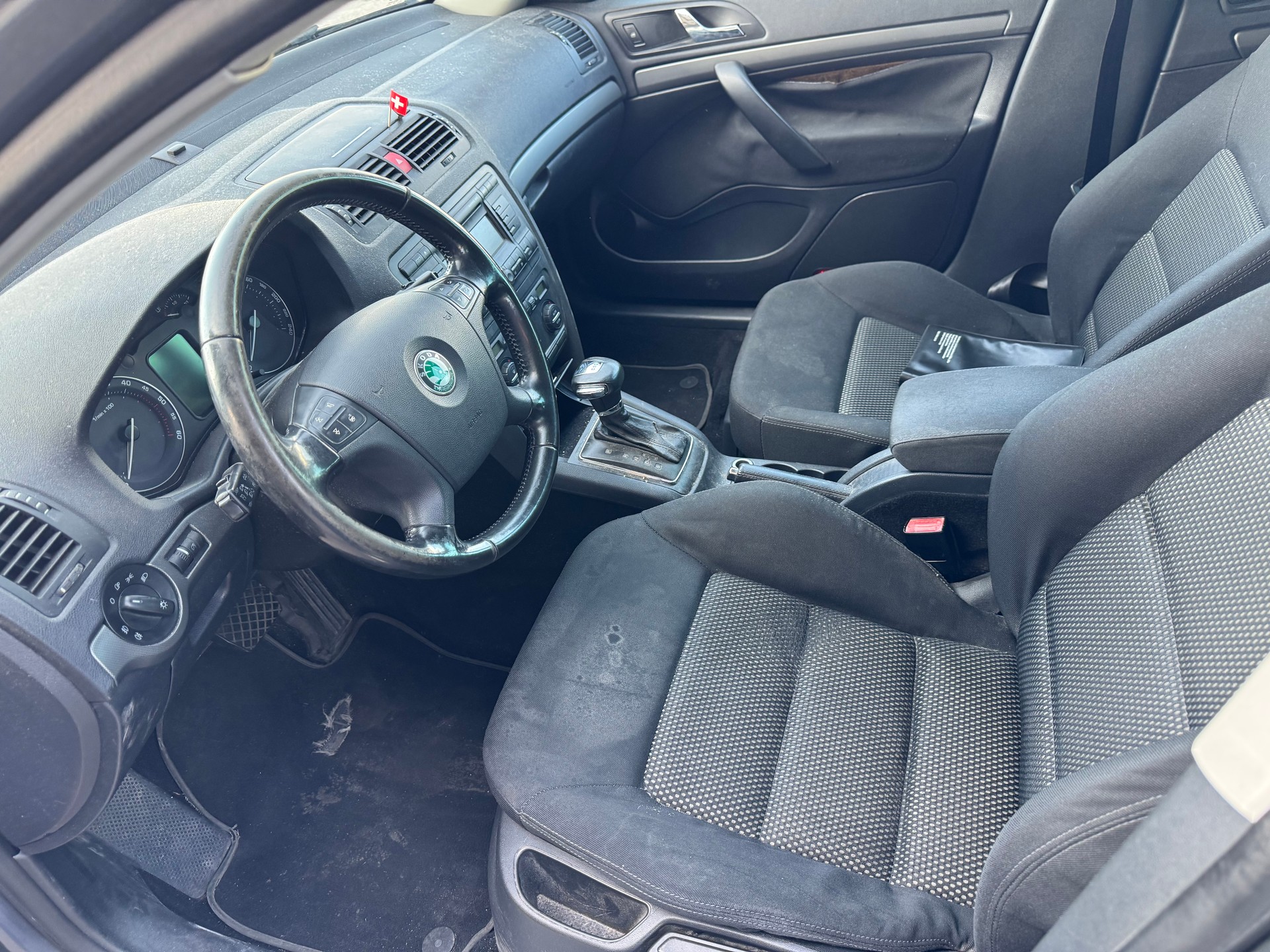 SKODA Octavia 2.0 TDI Ambiente-image-6