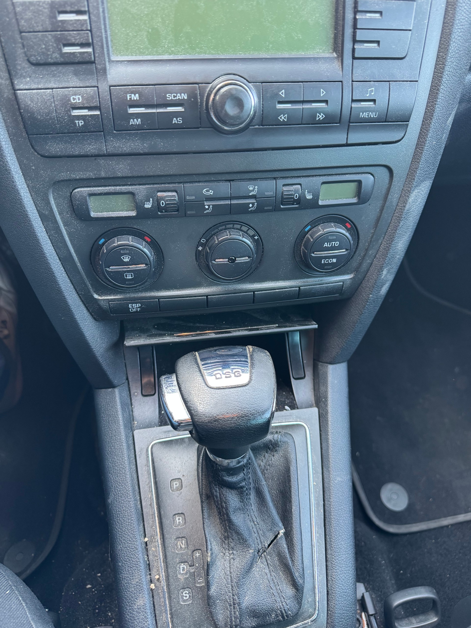 SKODA Octavia 2.0 TDI Ambiente-image-12