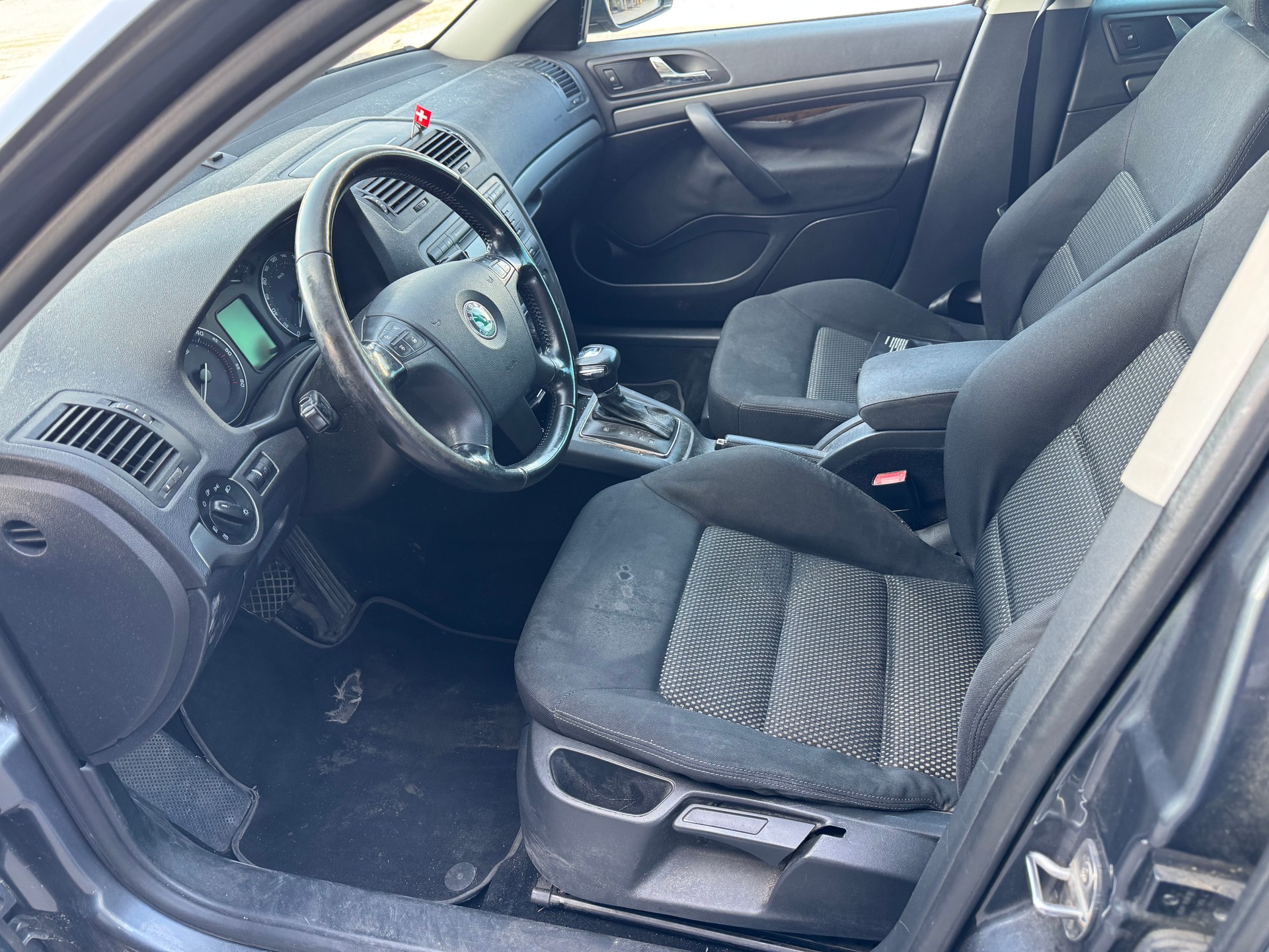 SKODA Octavia 2.0 TDI Ambiente-image-4