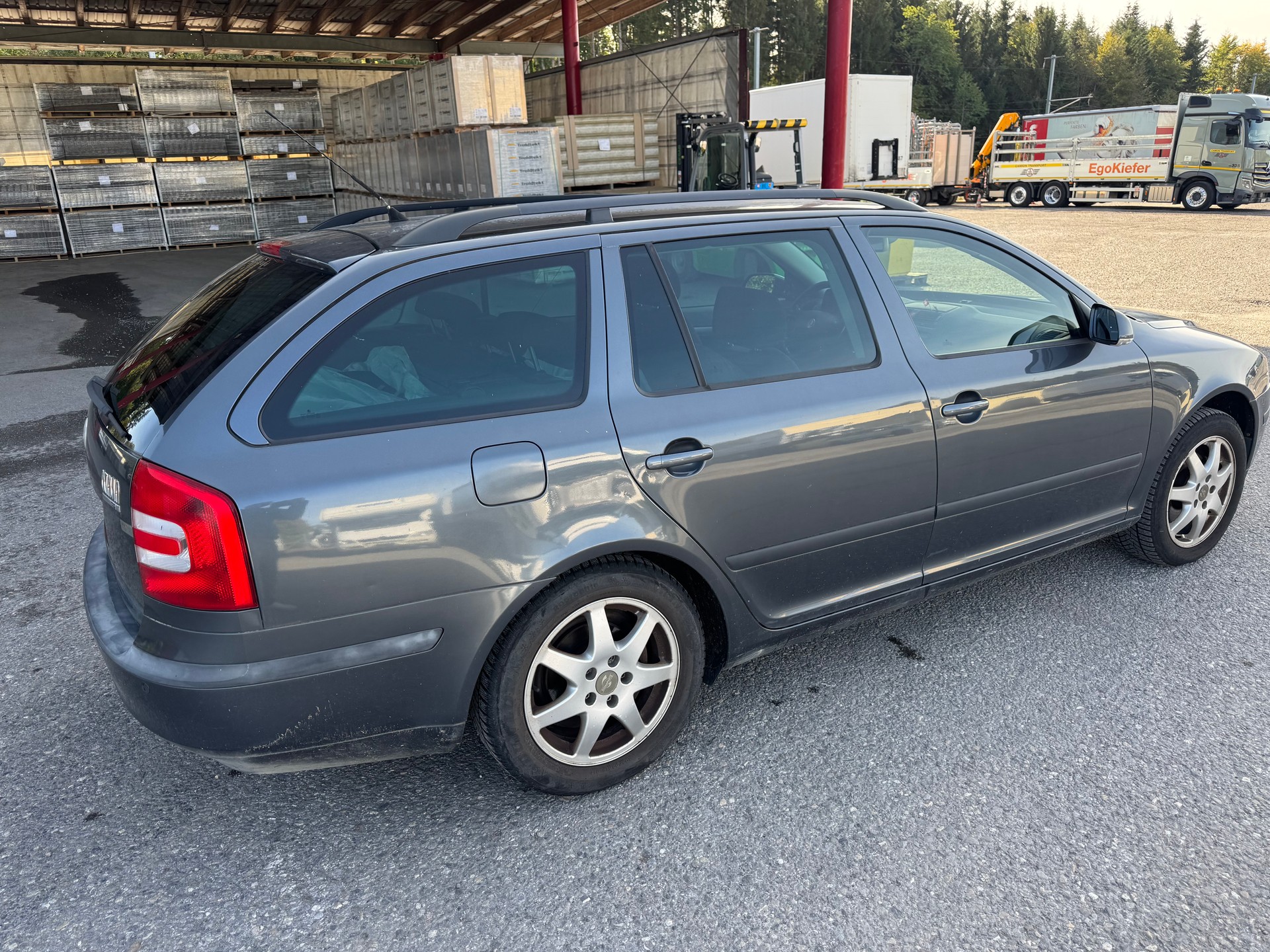 SKODA Octavia 2.0 TDI Ambiente-image-3
