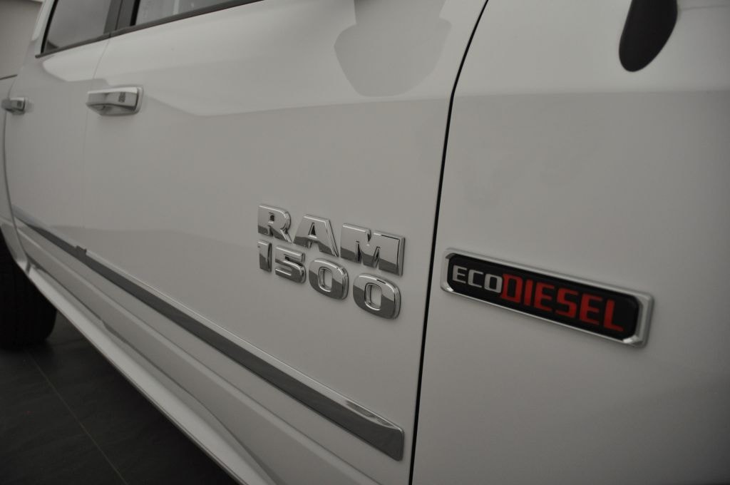 DODGE Ram 1500 3.0 Crew Cab SLT-image-4