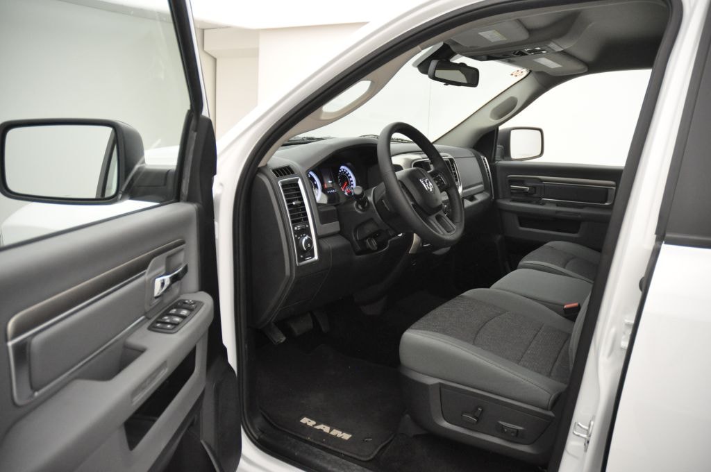 DODGE Ram 1500 3.0 Crew Cab SLT-image-10