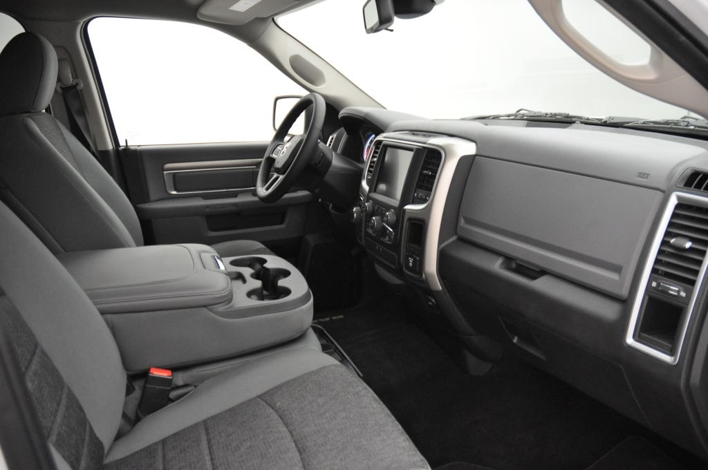 DODGE Ram 1500 3.0 Crew Cab SLT-image-13