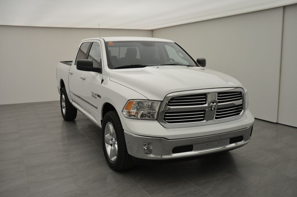 DODGE Ram 1500 3.0 Crew Cab SLT-image-2