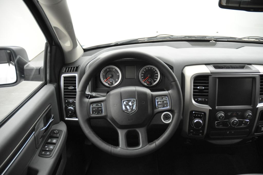 DODGE Ram 1500 3.0 Crew Cab SLT-image-12