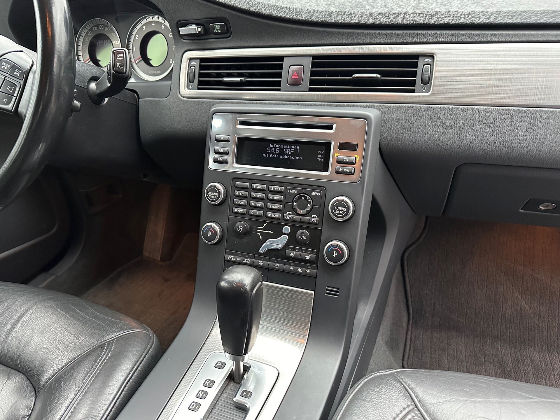 VOLVO V70 T6 AWD Summum Geartronic-image-12