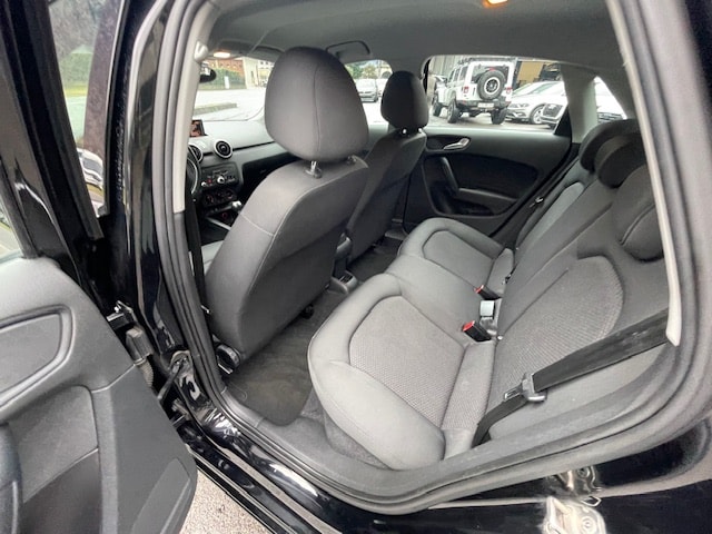 AUDI A1 Sportback 1.4 TFSI Ambition-image-12