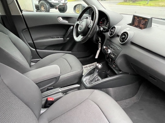 AUDI A1 Sportback 1.4 TFSI Ambition-image-11