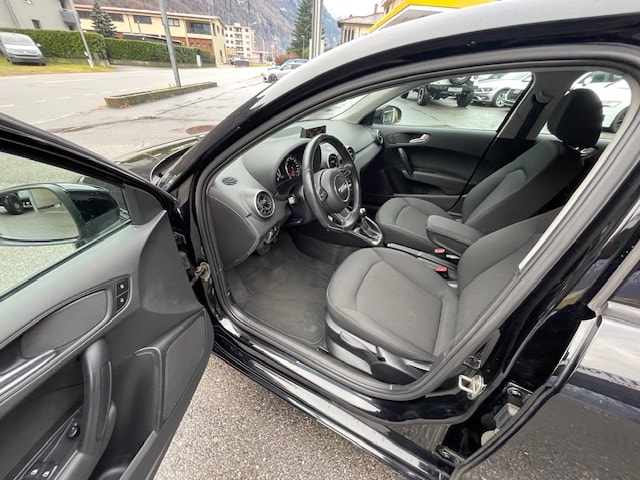 AUDI A1 Sportback 1.4 TFSI Ambition-image-9