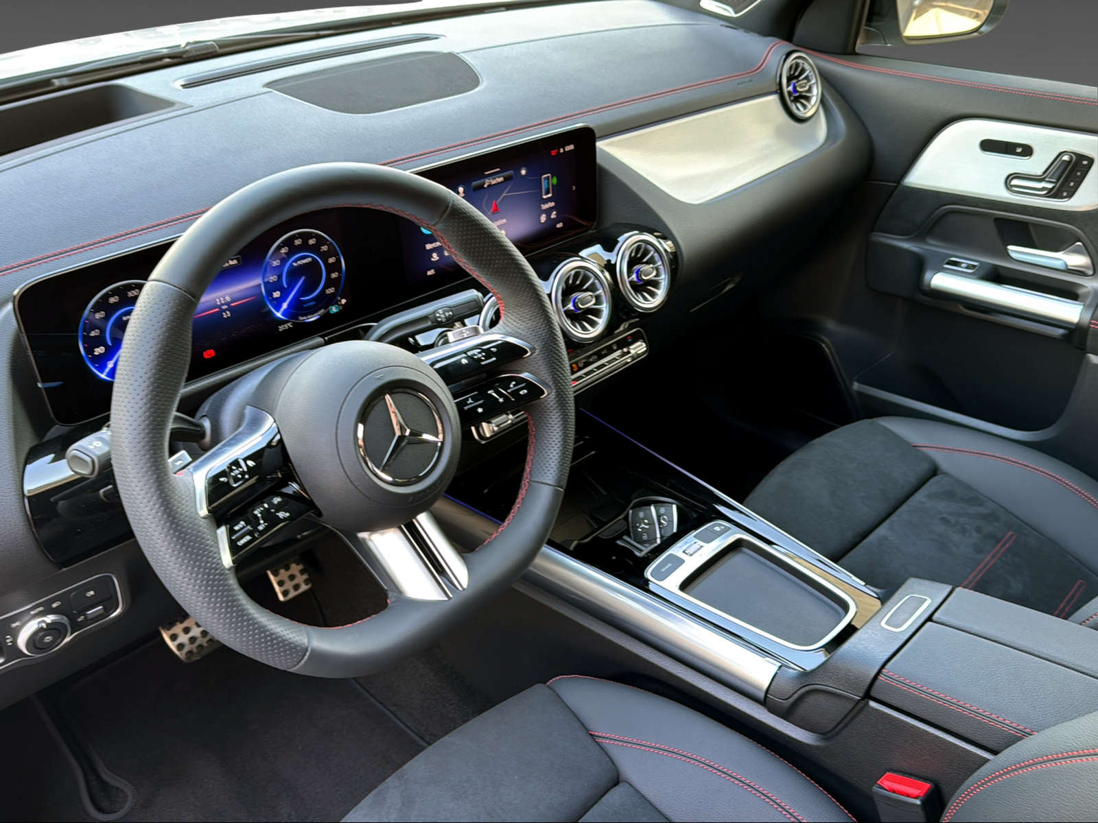 MERCEDES-BENZ EQA 350 4M Swiss Star-image-6